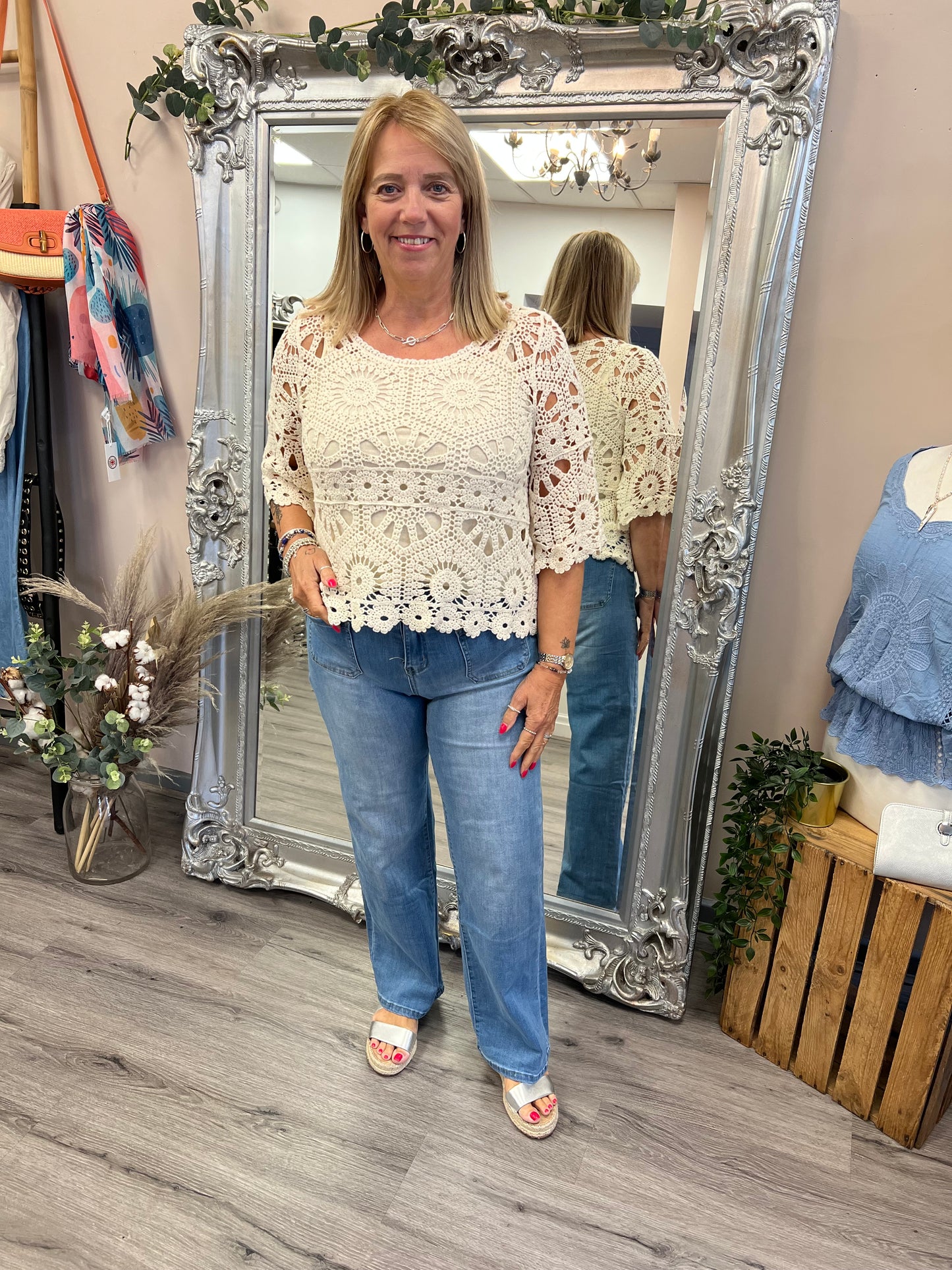 Pocket Front Wide Leg Jeans