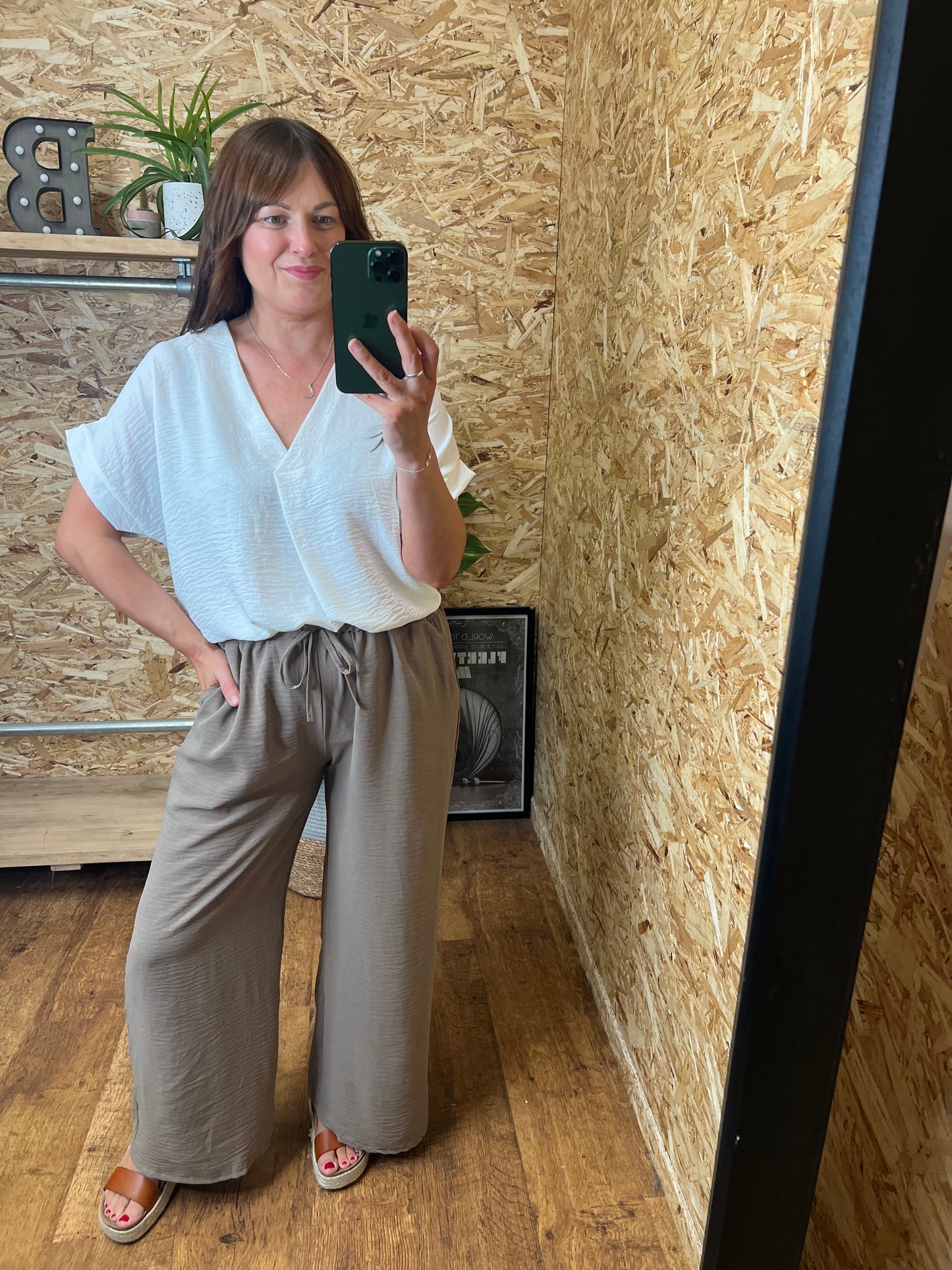 Lightweight Wide Leg Trousers⁷