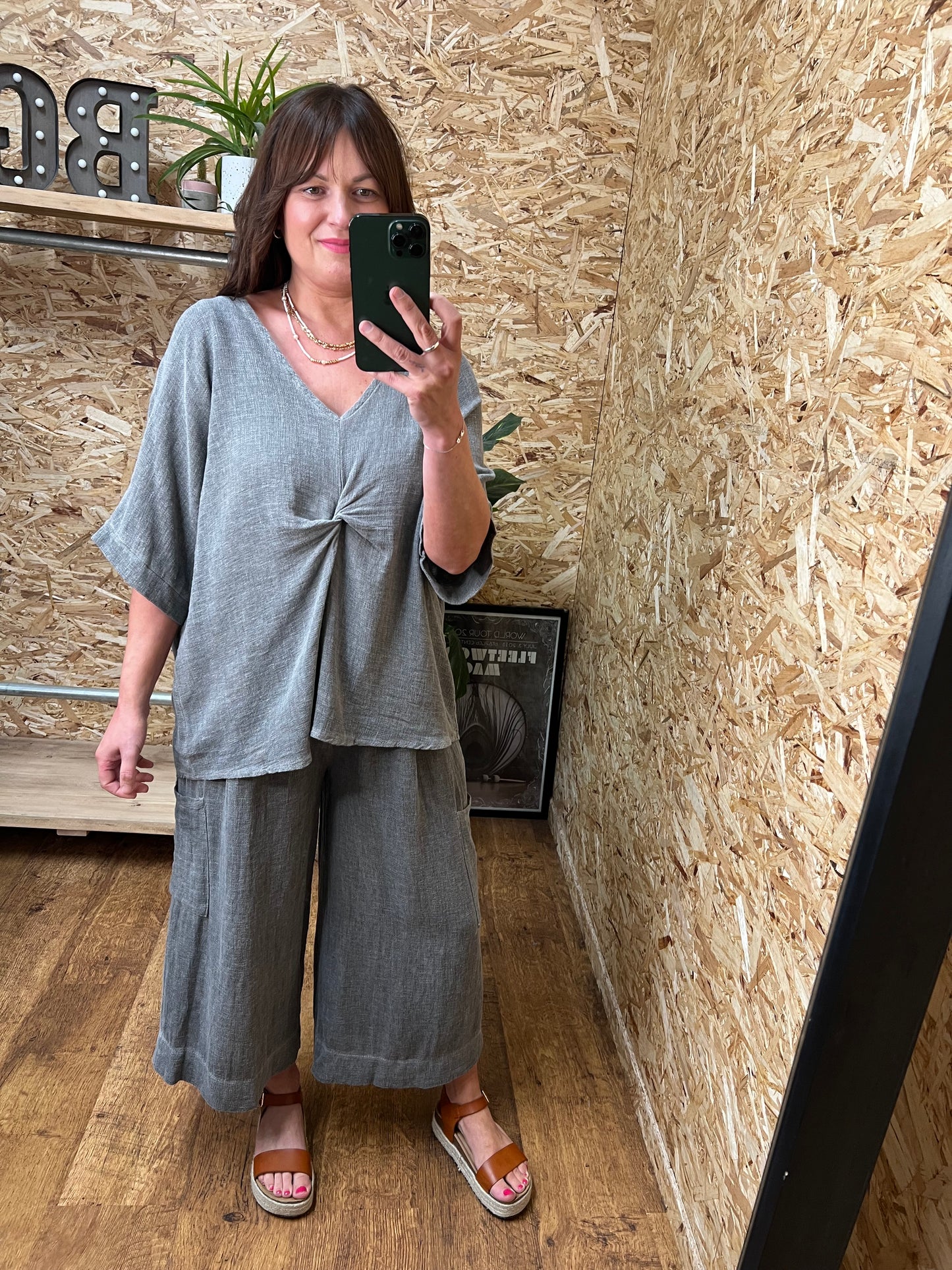 Nola Twist Front Top