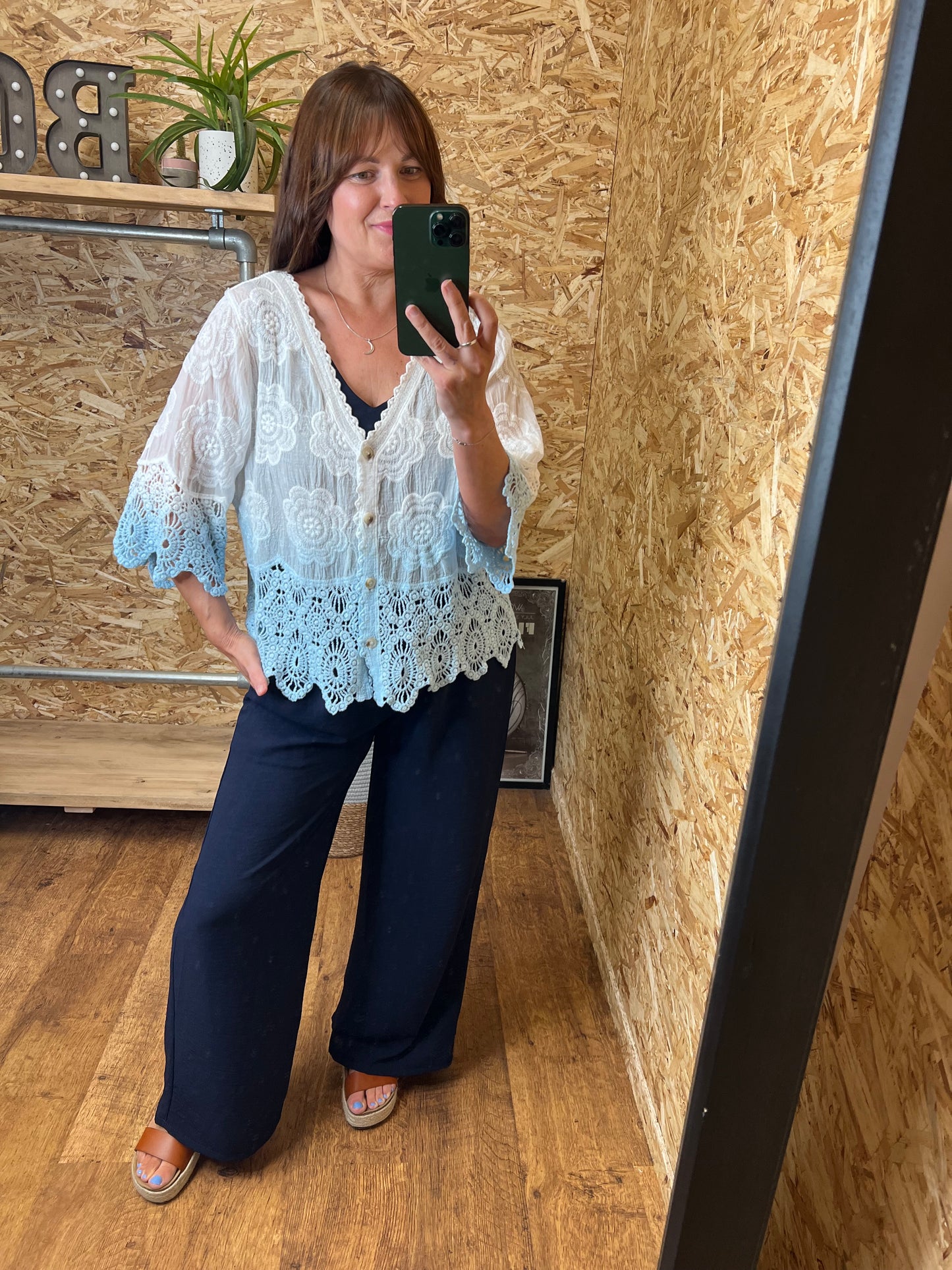 Lightweight Wide Leg Trousers⁷