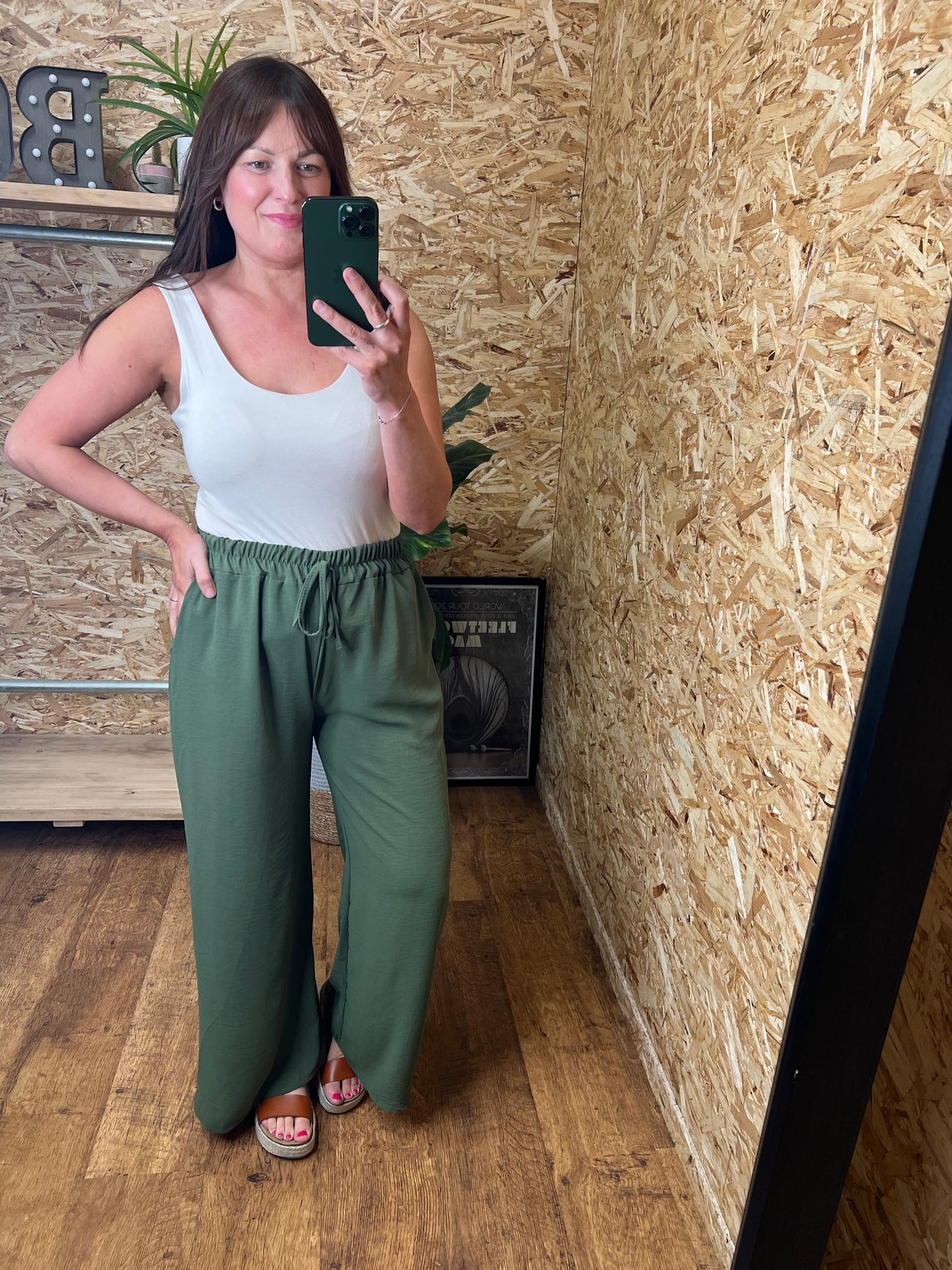 Lightweight Wide Leg Trousers⁷