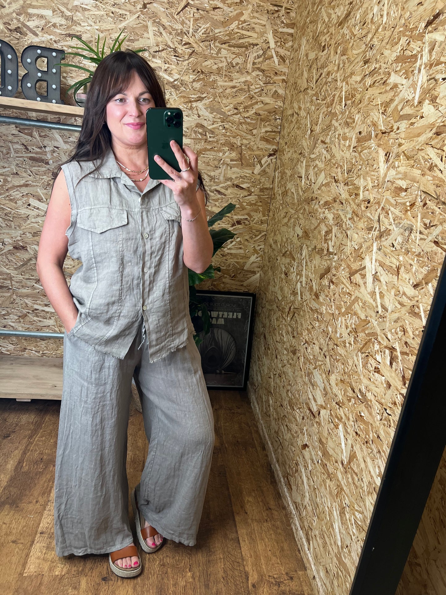 Athena Linen Sleeveless Shirt