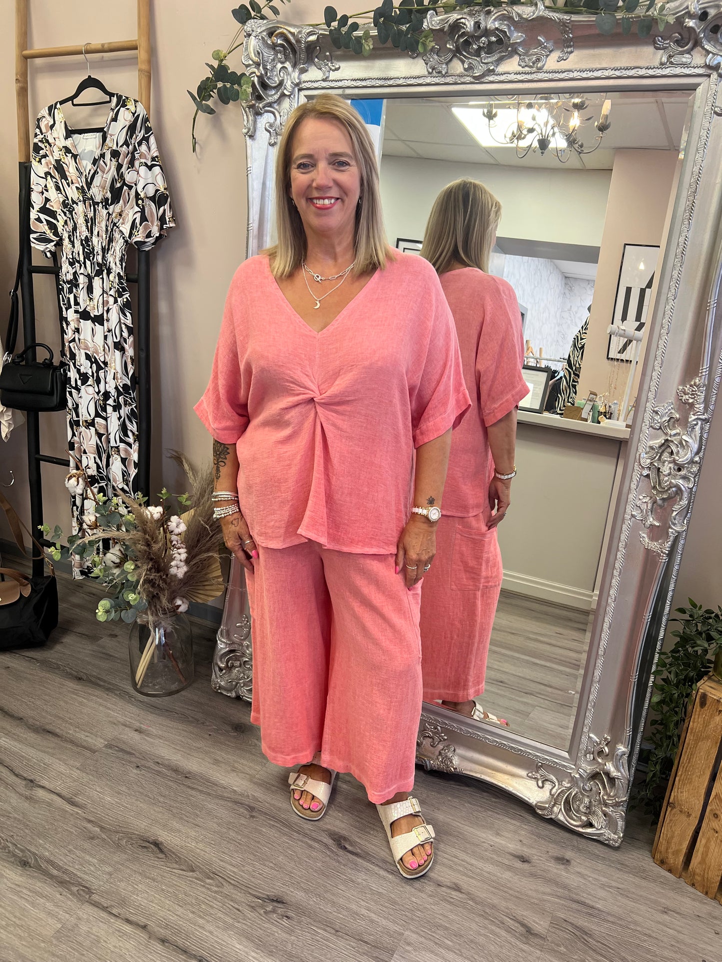 Nola Twist Front Top