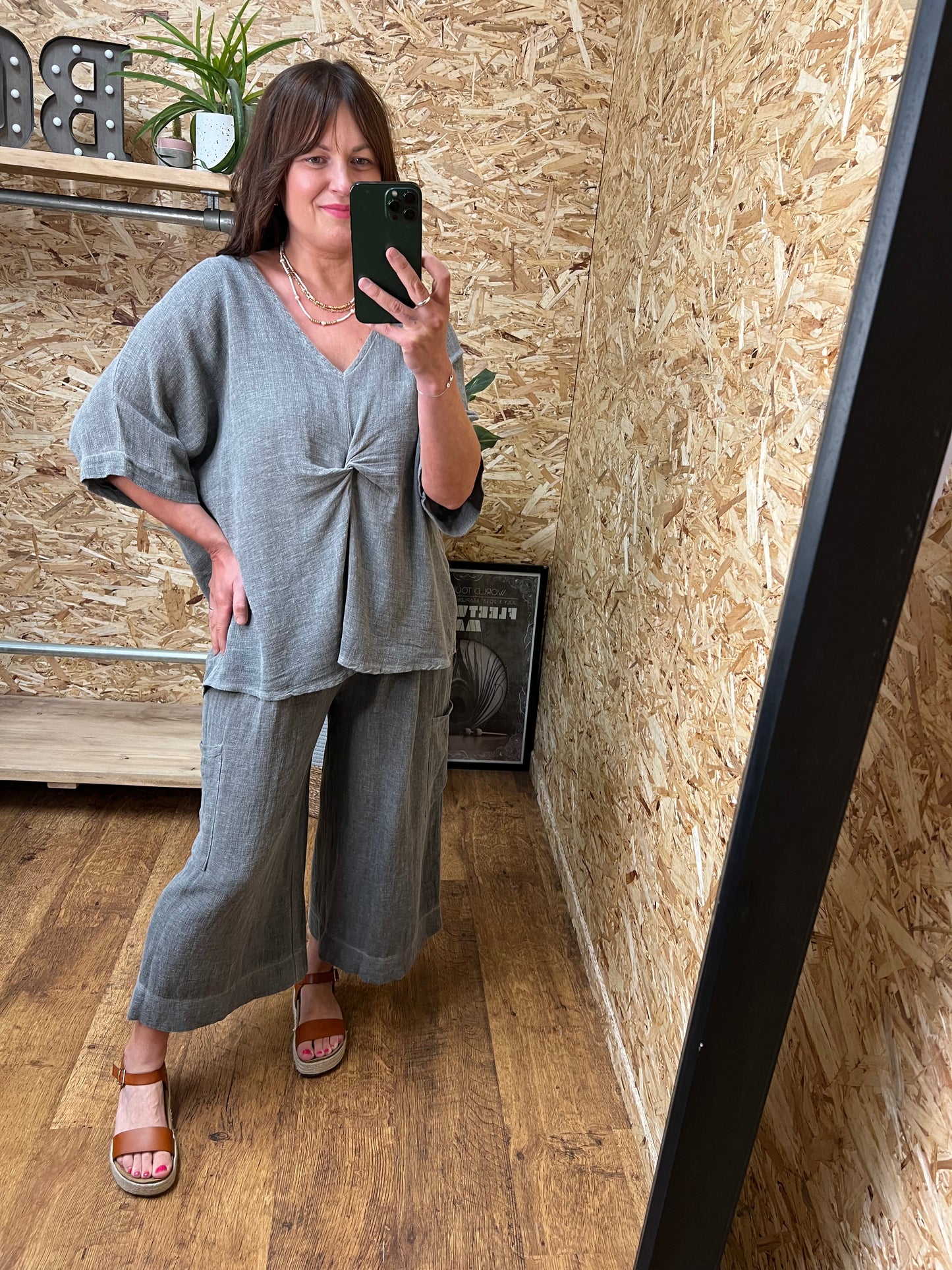 Nola Twist Front Top