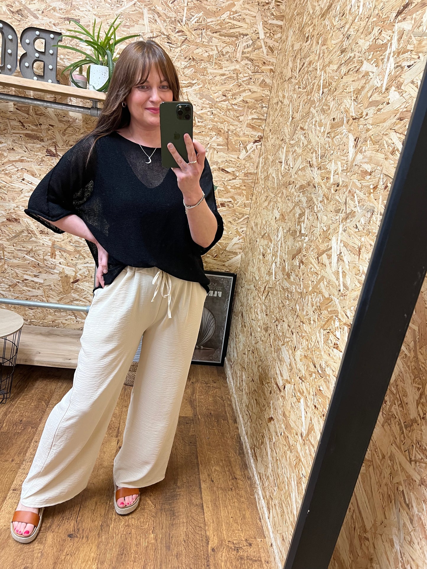 Lightweight Wide Leg Trousers⁷