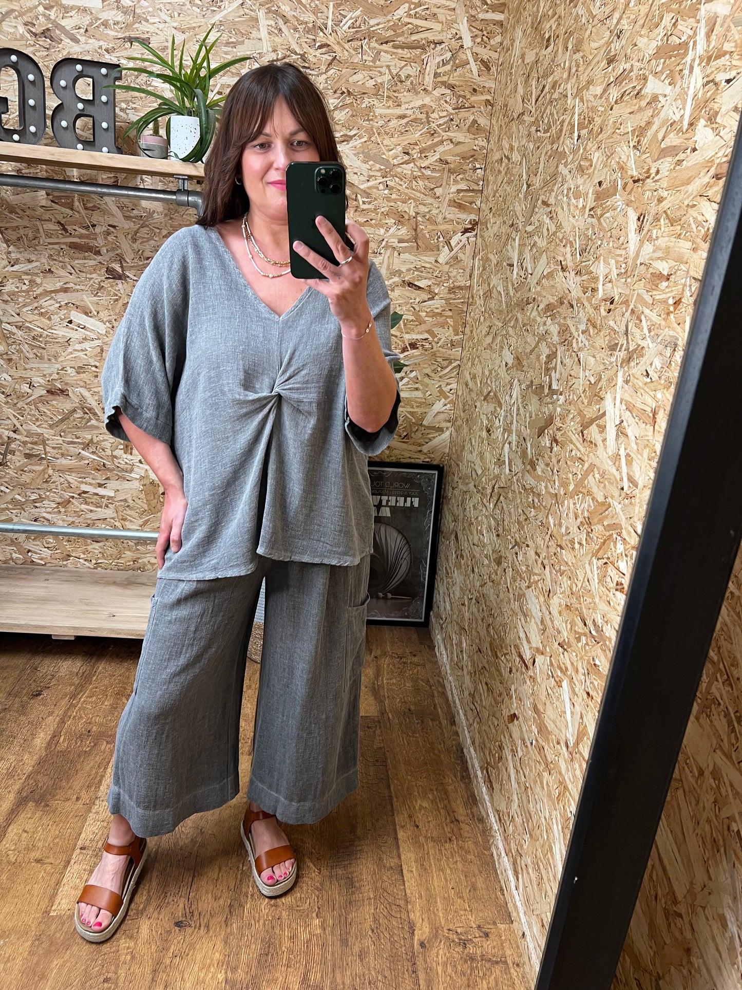 Nola Twist Front Top