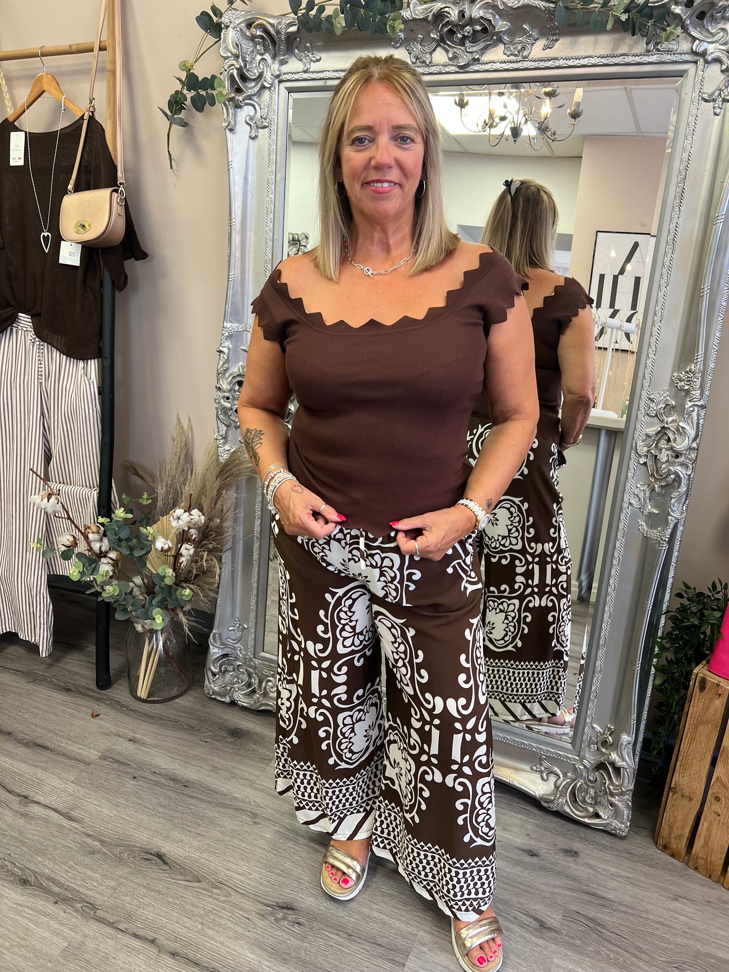 Scallop Edge Top