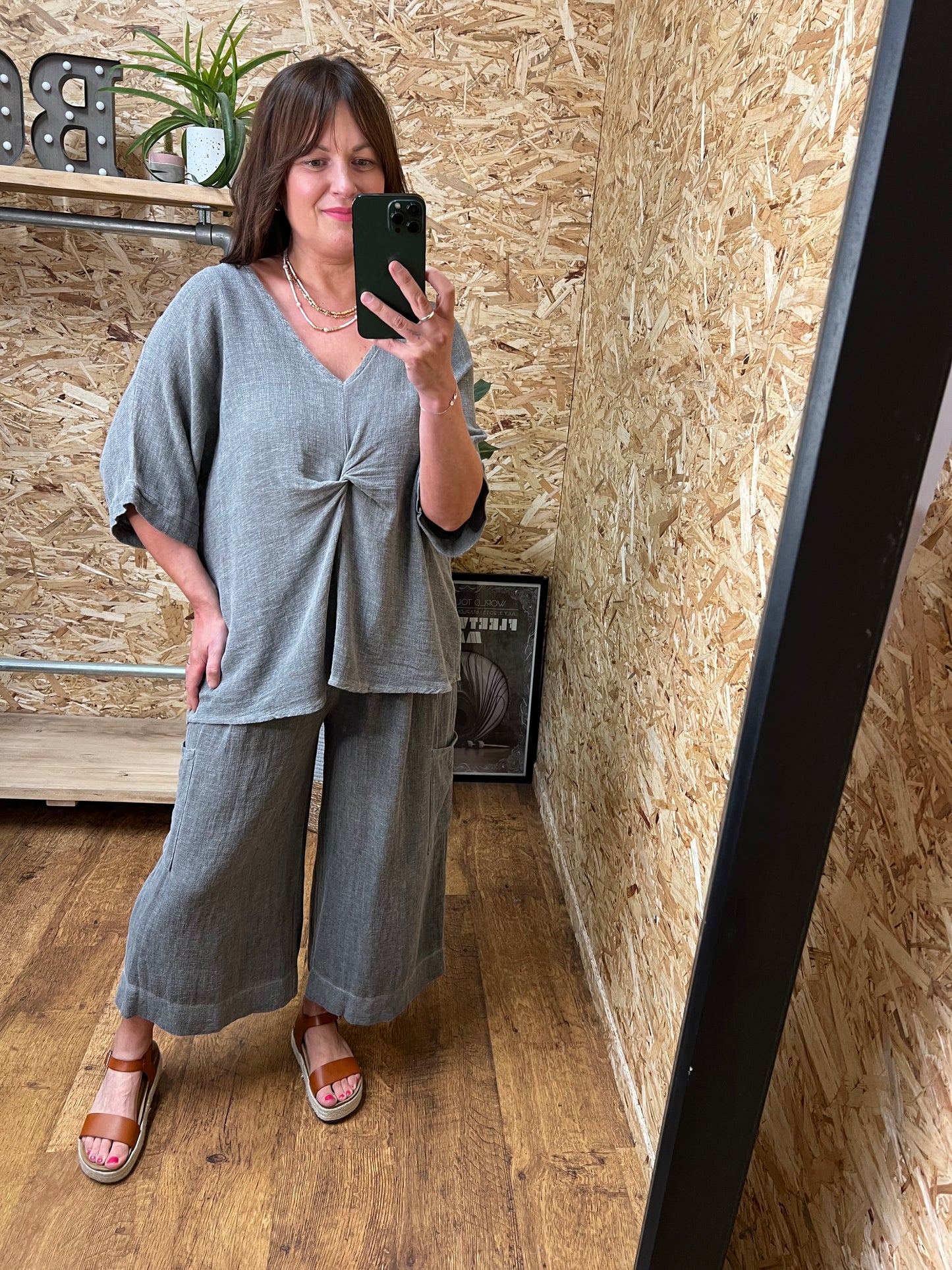 Nola Twist Front Top