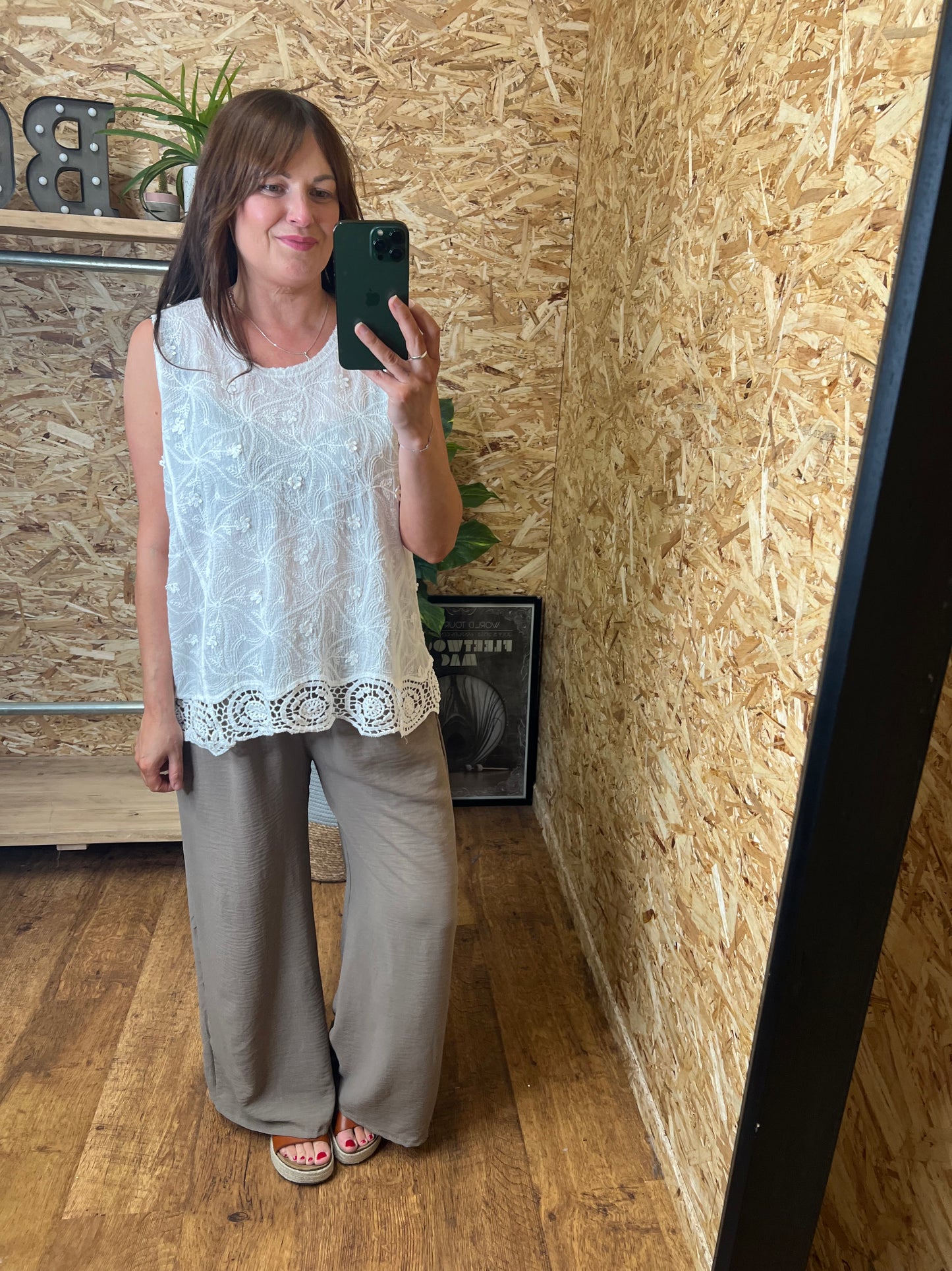 Lightweight Wide Leg Trousers⁷