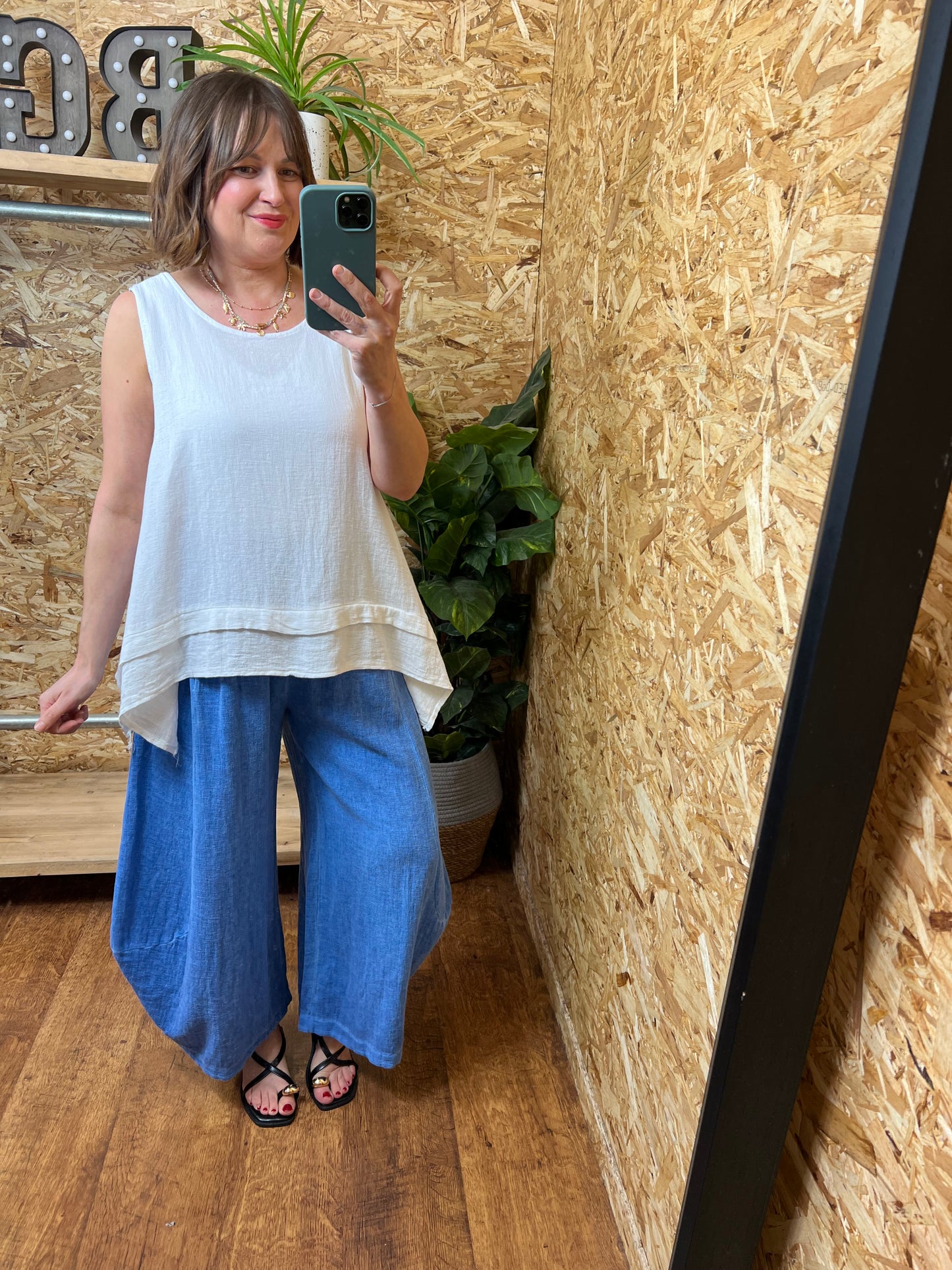 Nola Dip Hem Top