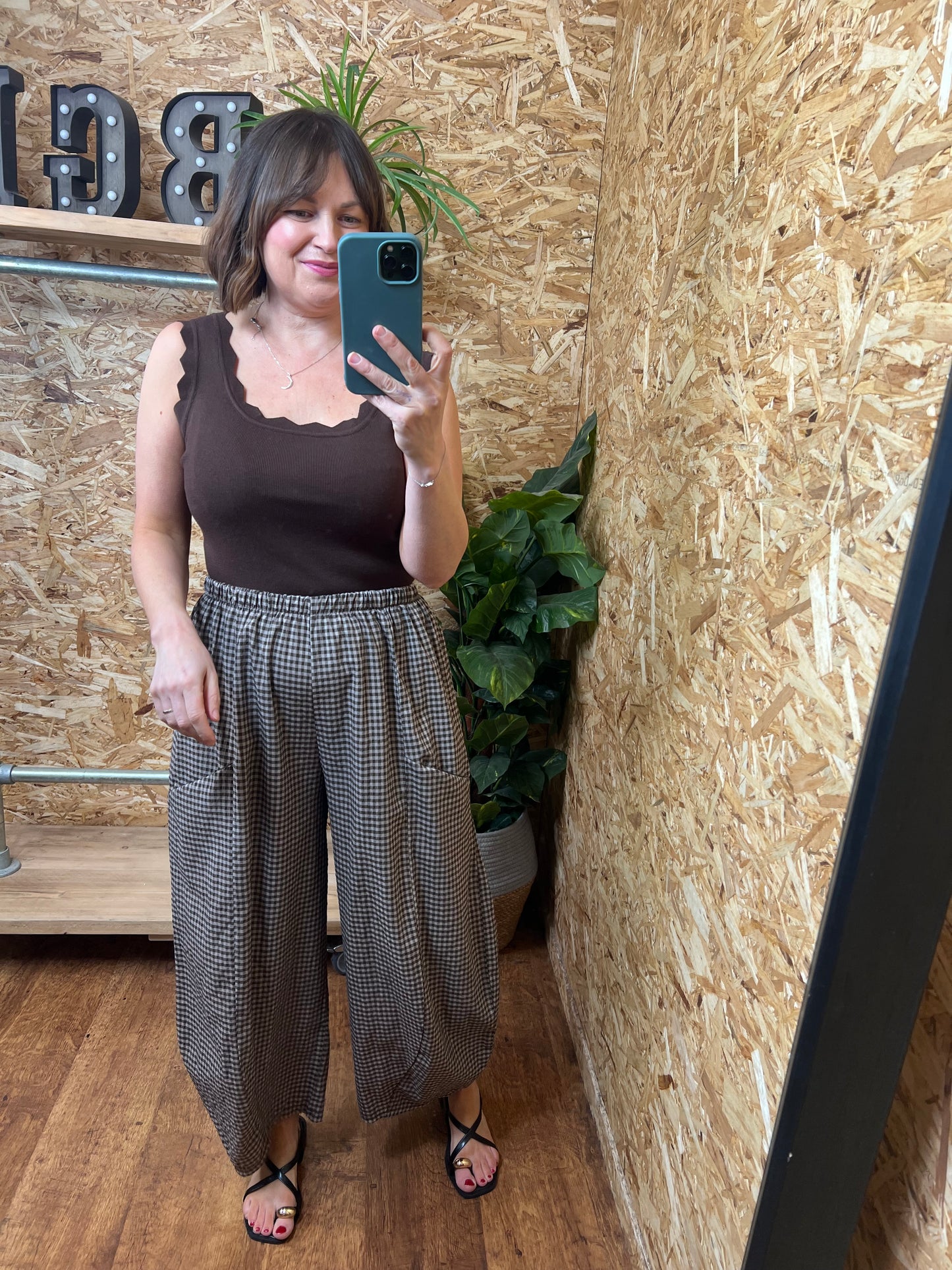 Gingham Barrel Trousers