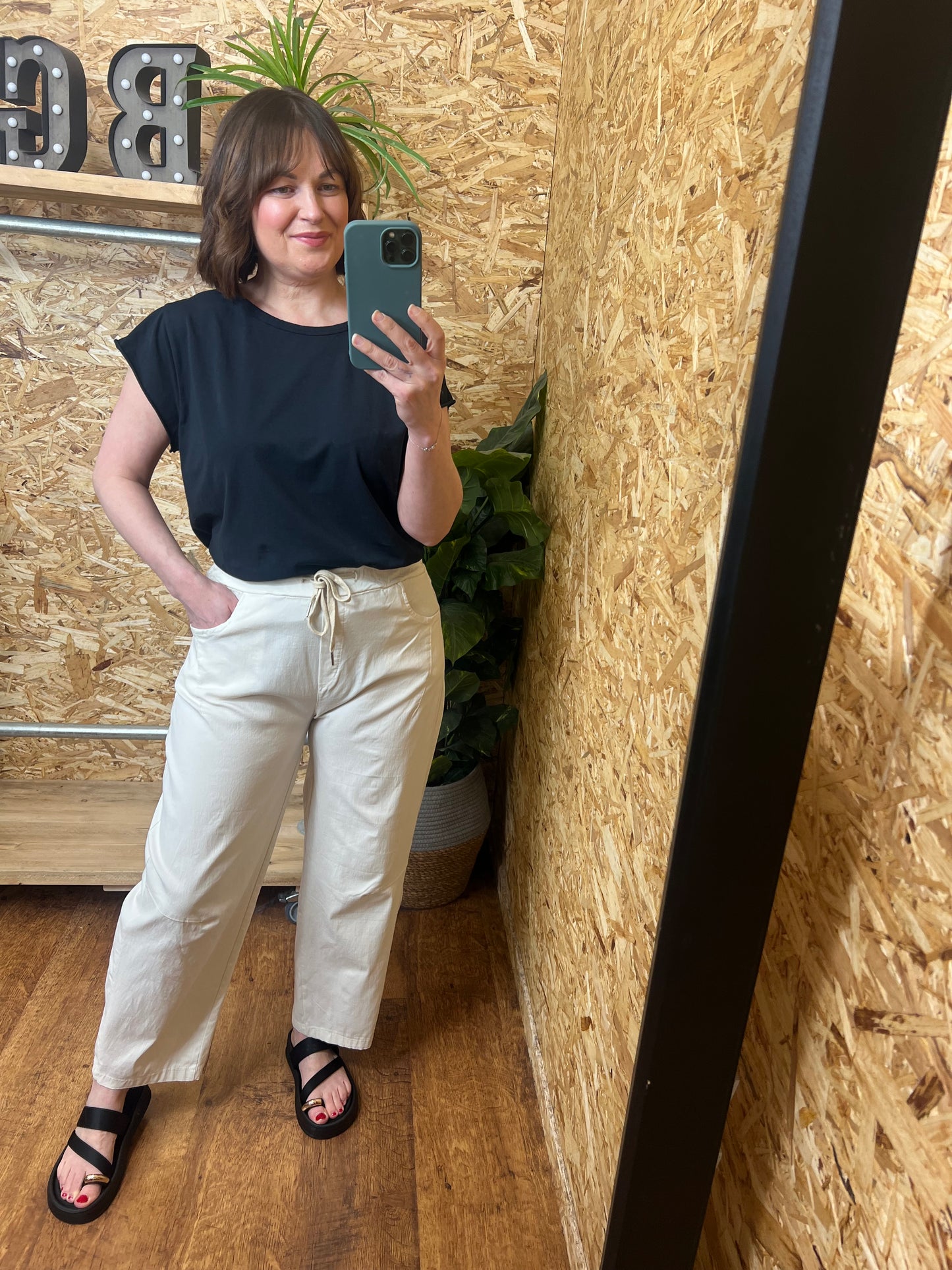 Barrel Leg Magic Trouser