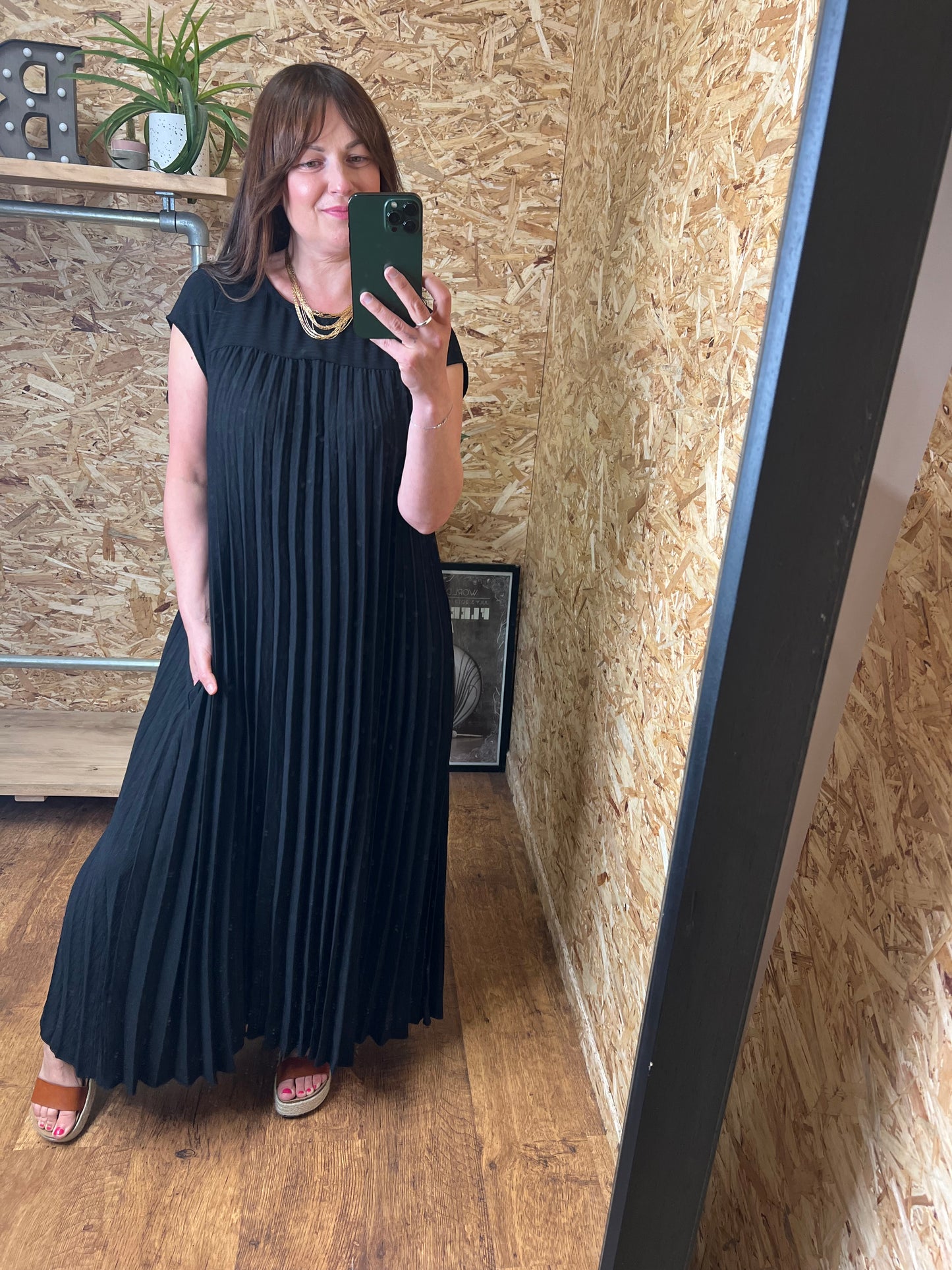 Amelia Pleated Maxi Dress Black