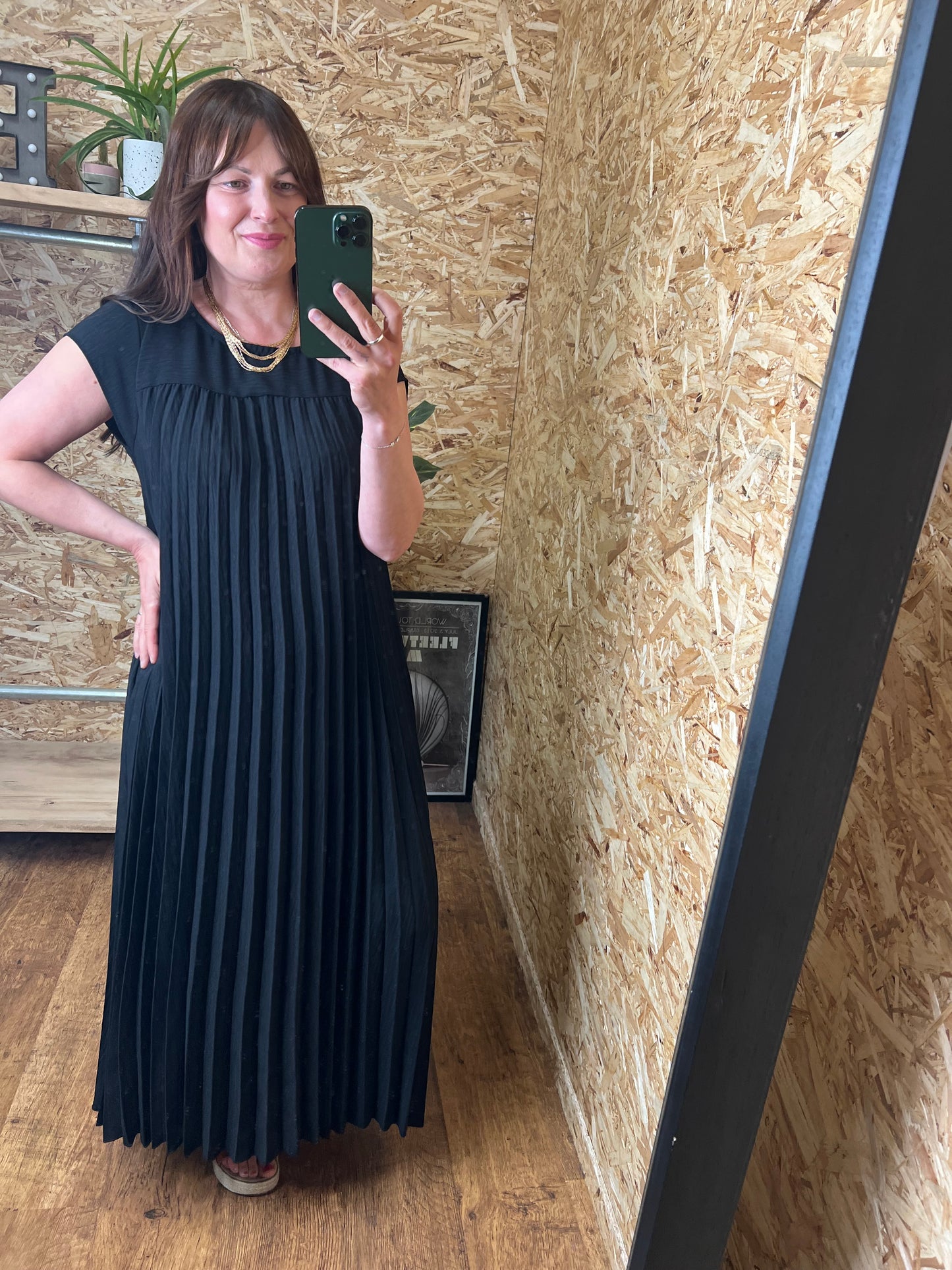 Amelia Pleated Maxi Dress Black