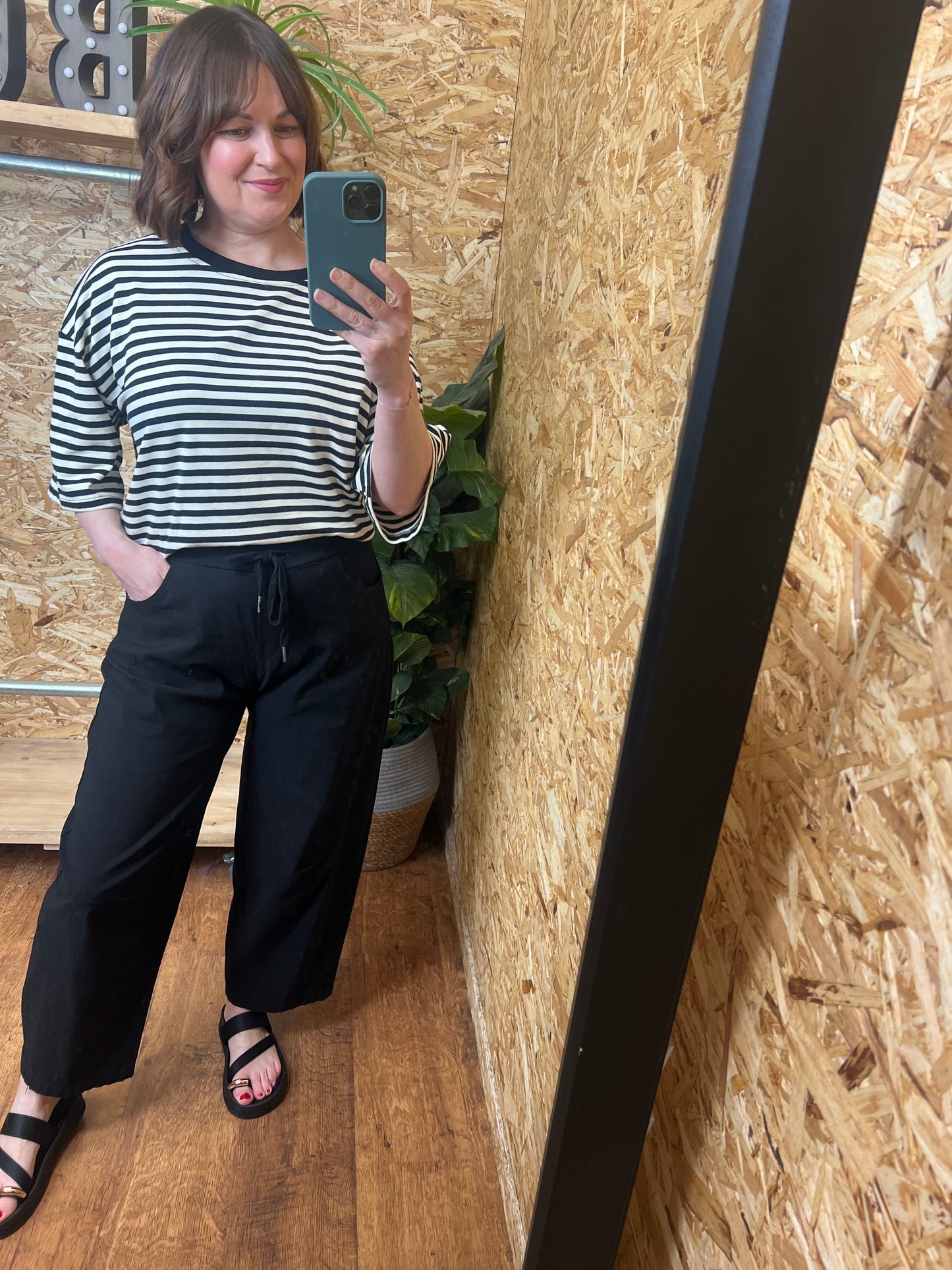 Barrel Leg Magic Trouser