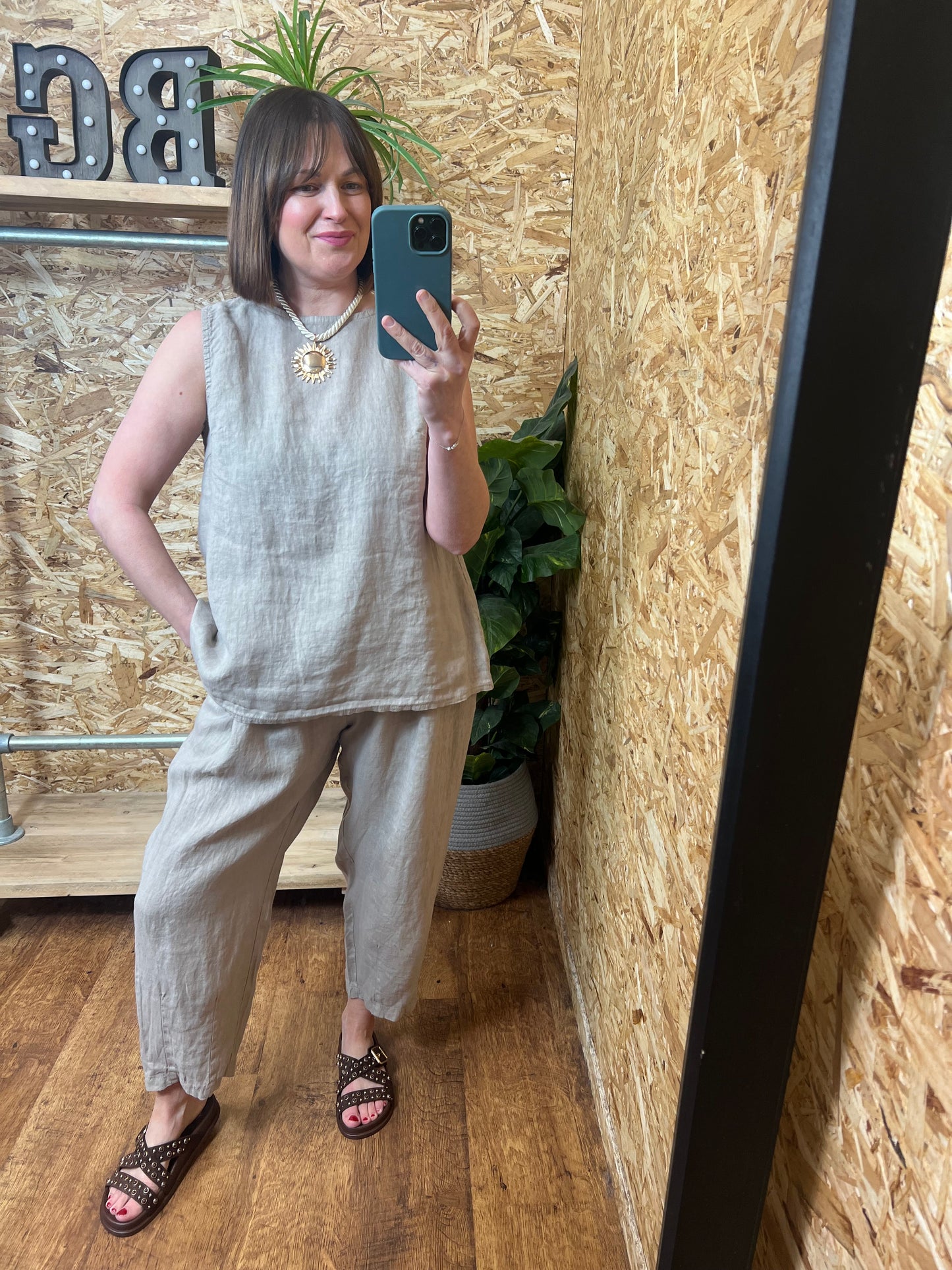 Linen Tapered Trousers