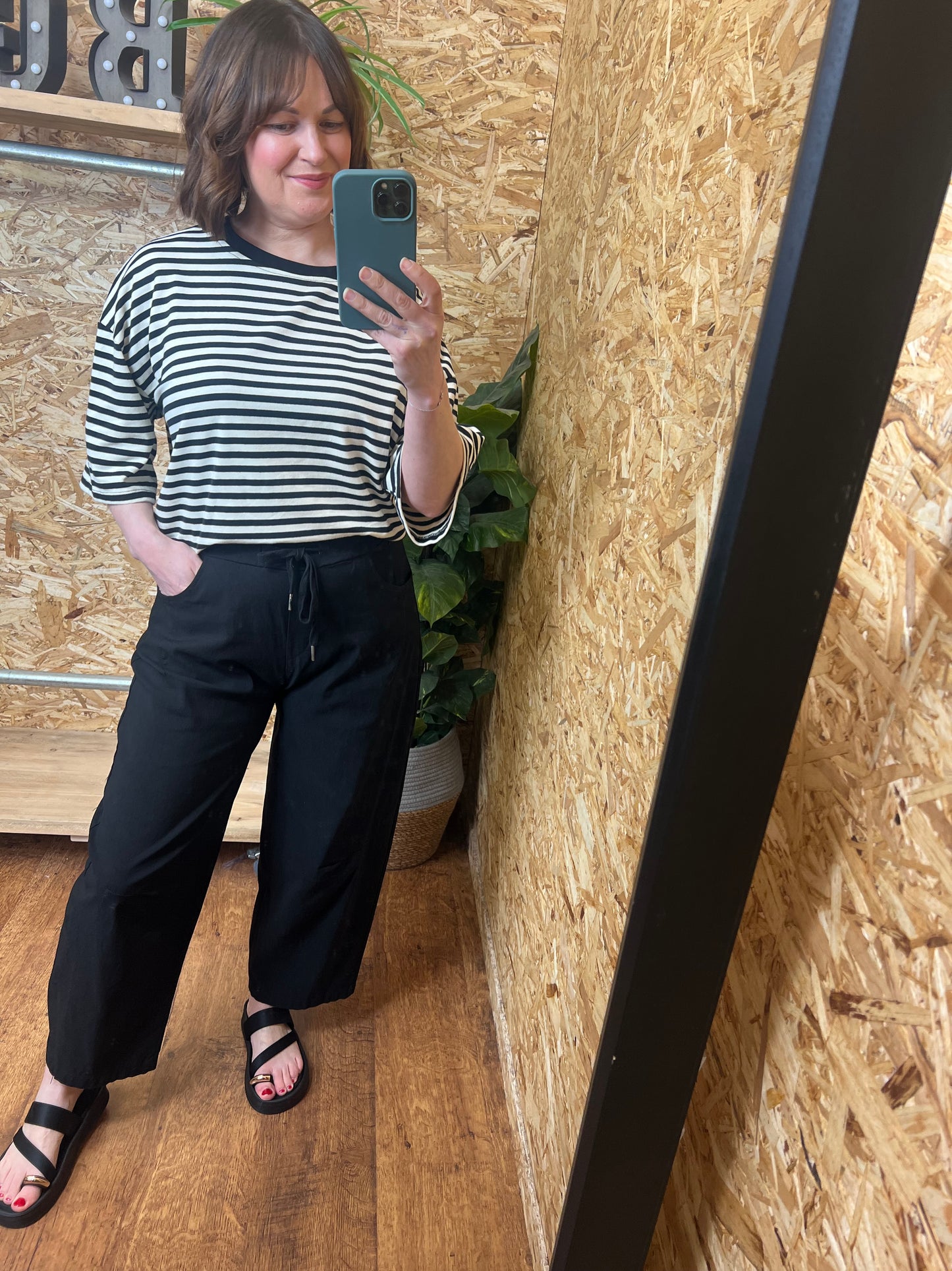 Barrel Leg Magic Trouser