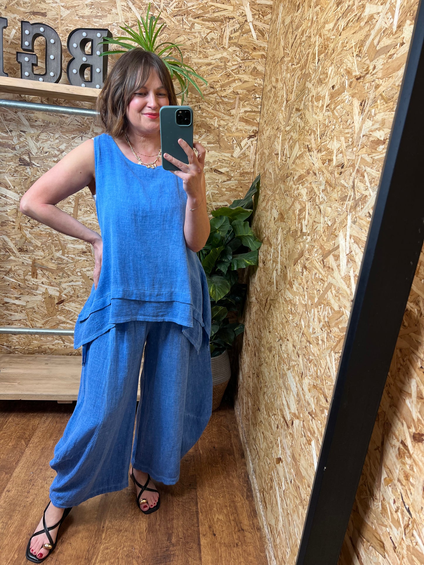 Nola Dip Hem Top
