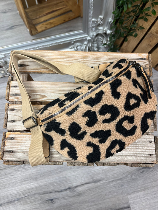 Leopard Borg Sling Bag