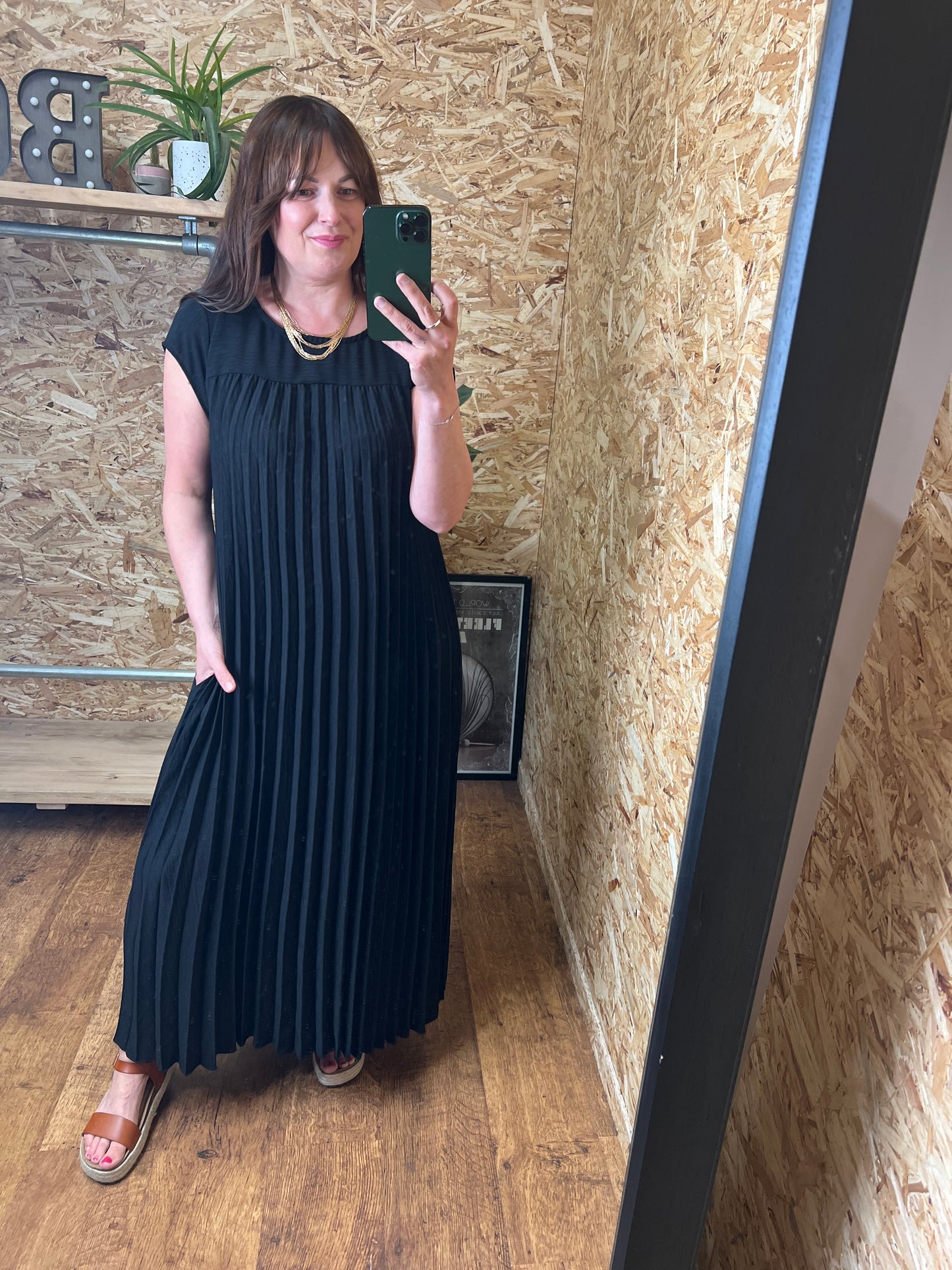 Amelia Pleated Maxi Dress Black