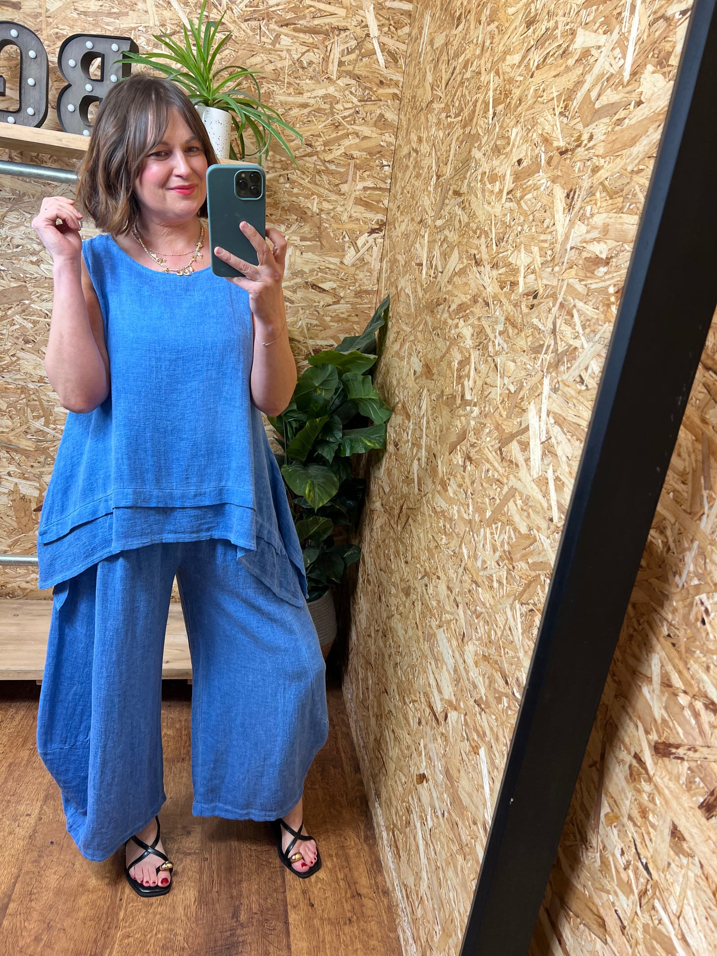 Nola Dip Hem Top