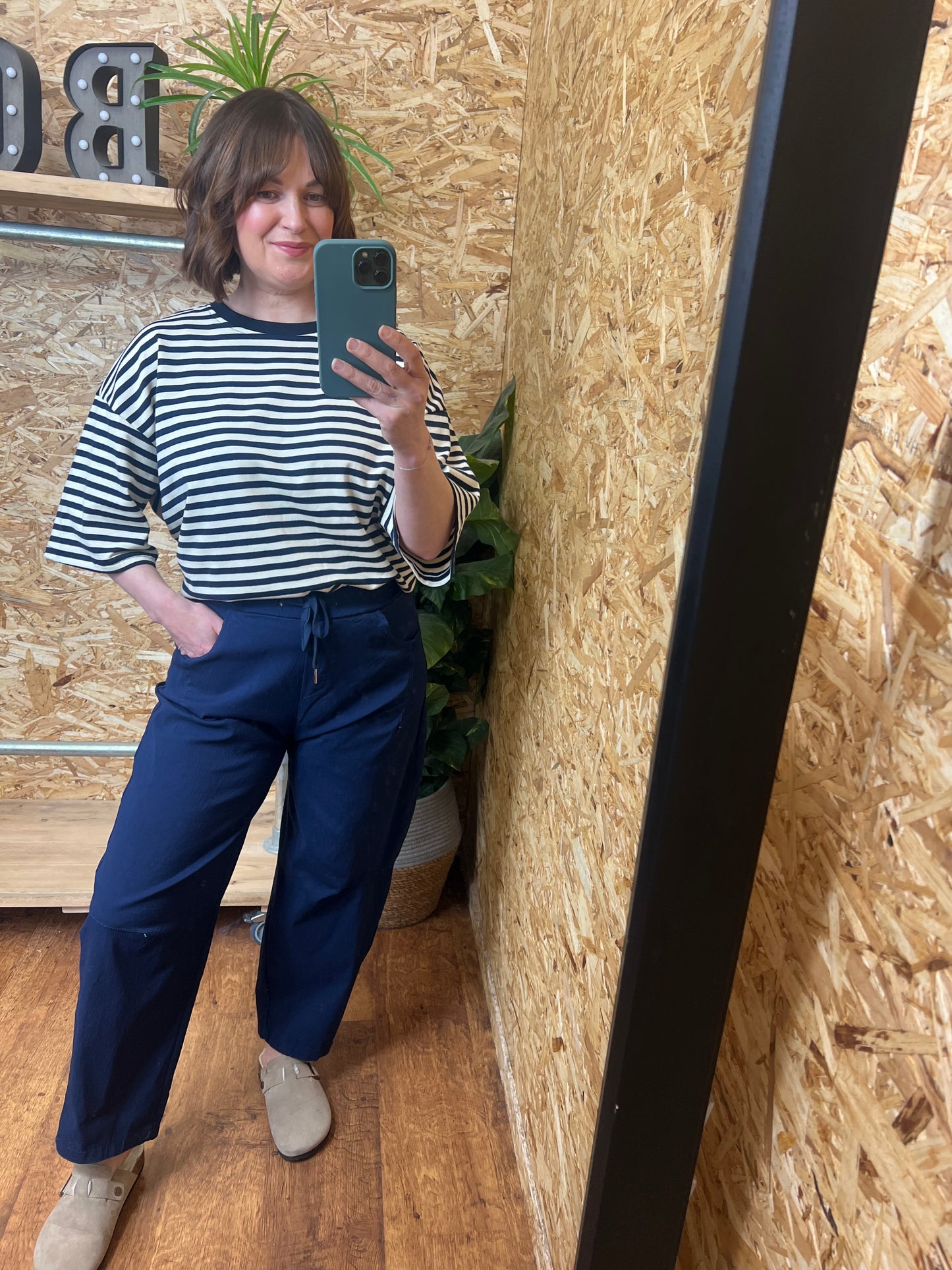 Barrel Leg Magic Trouser