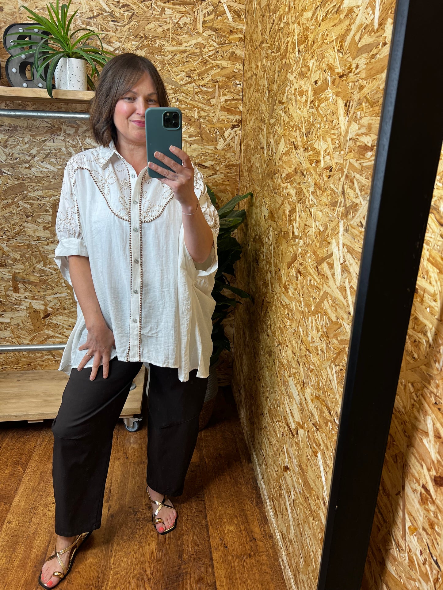 Embroidered Short Sleeve Shirt