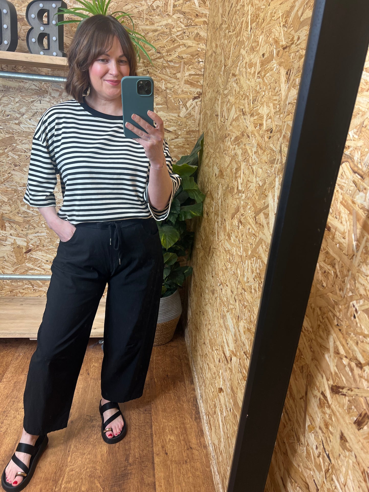 Barrel Leg Magic Trouser