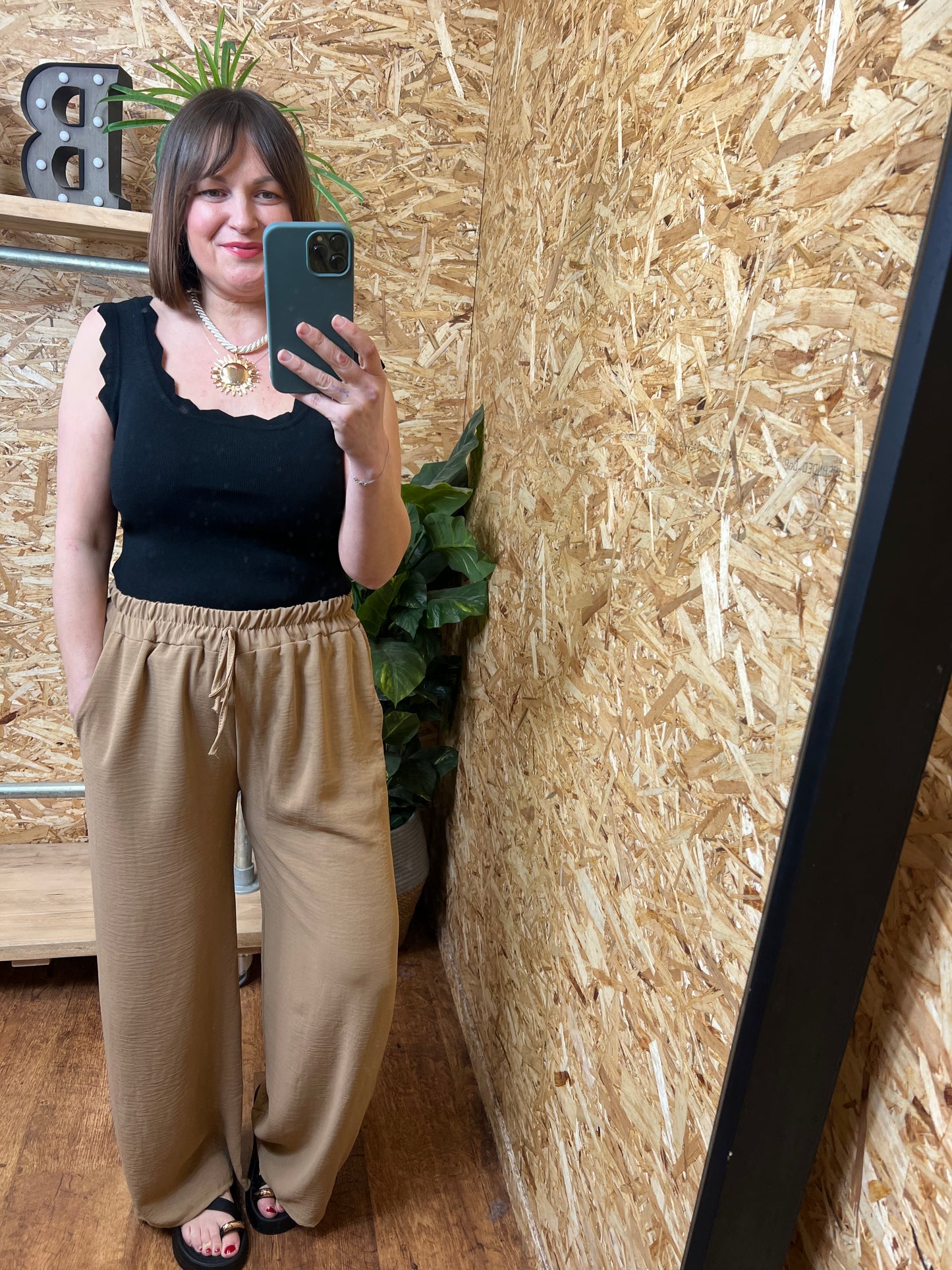 Scallop Edge Top