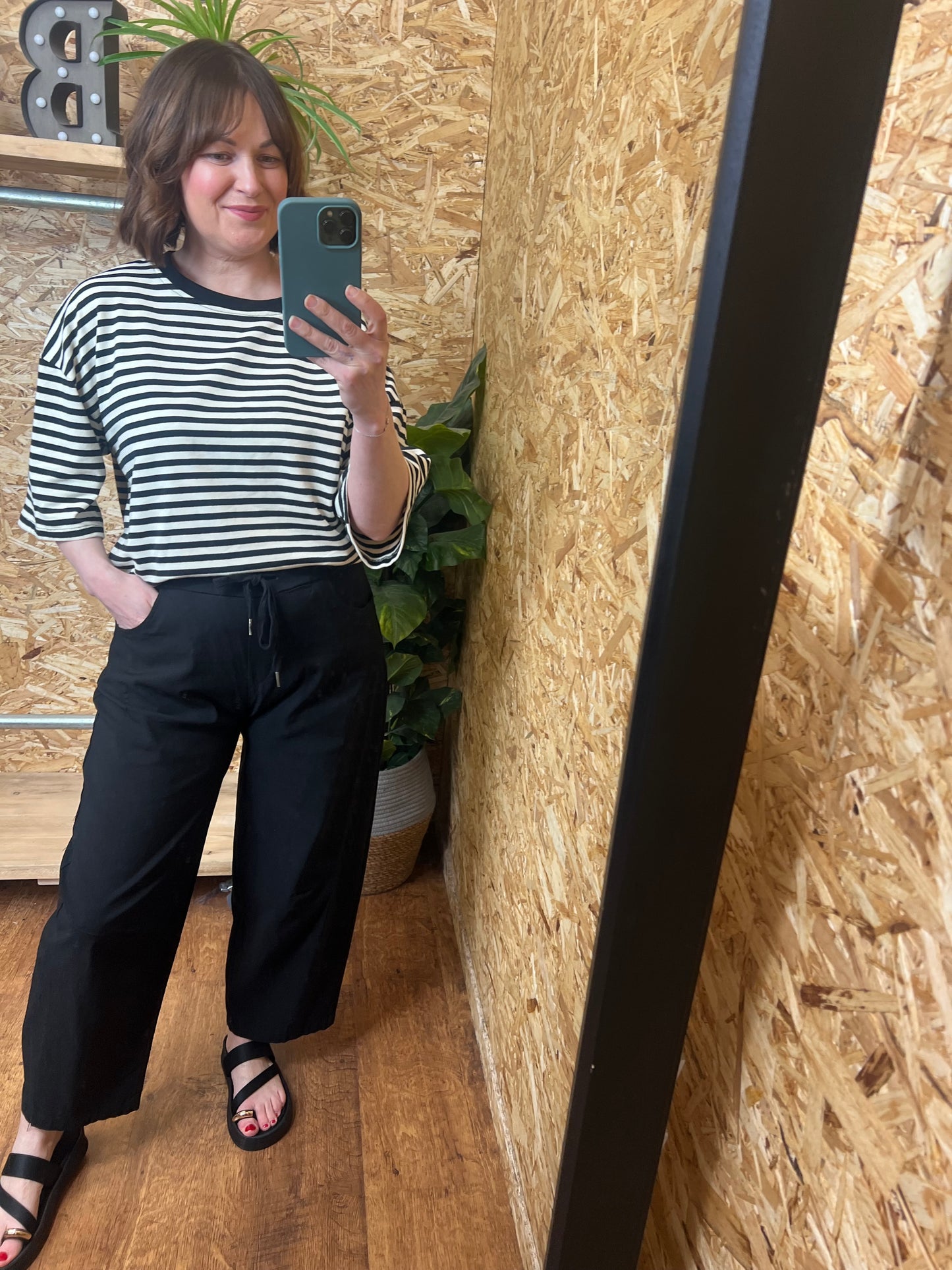 Barrel Leg Magic Trouser