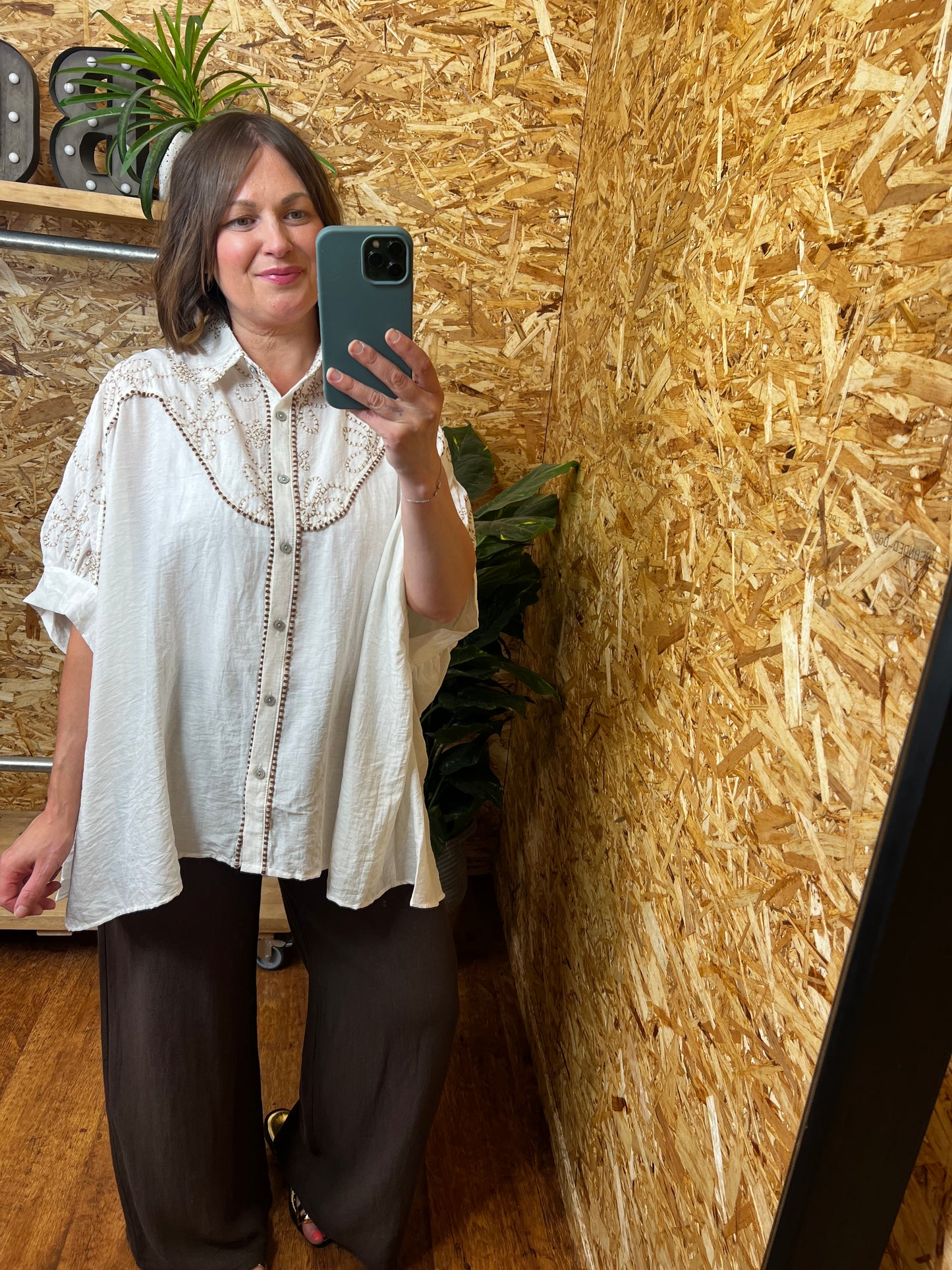 Embroidered Short Sleeve Shirt