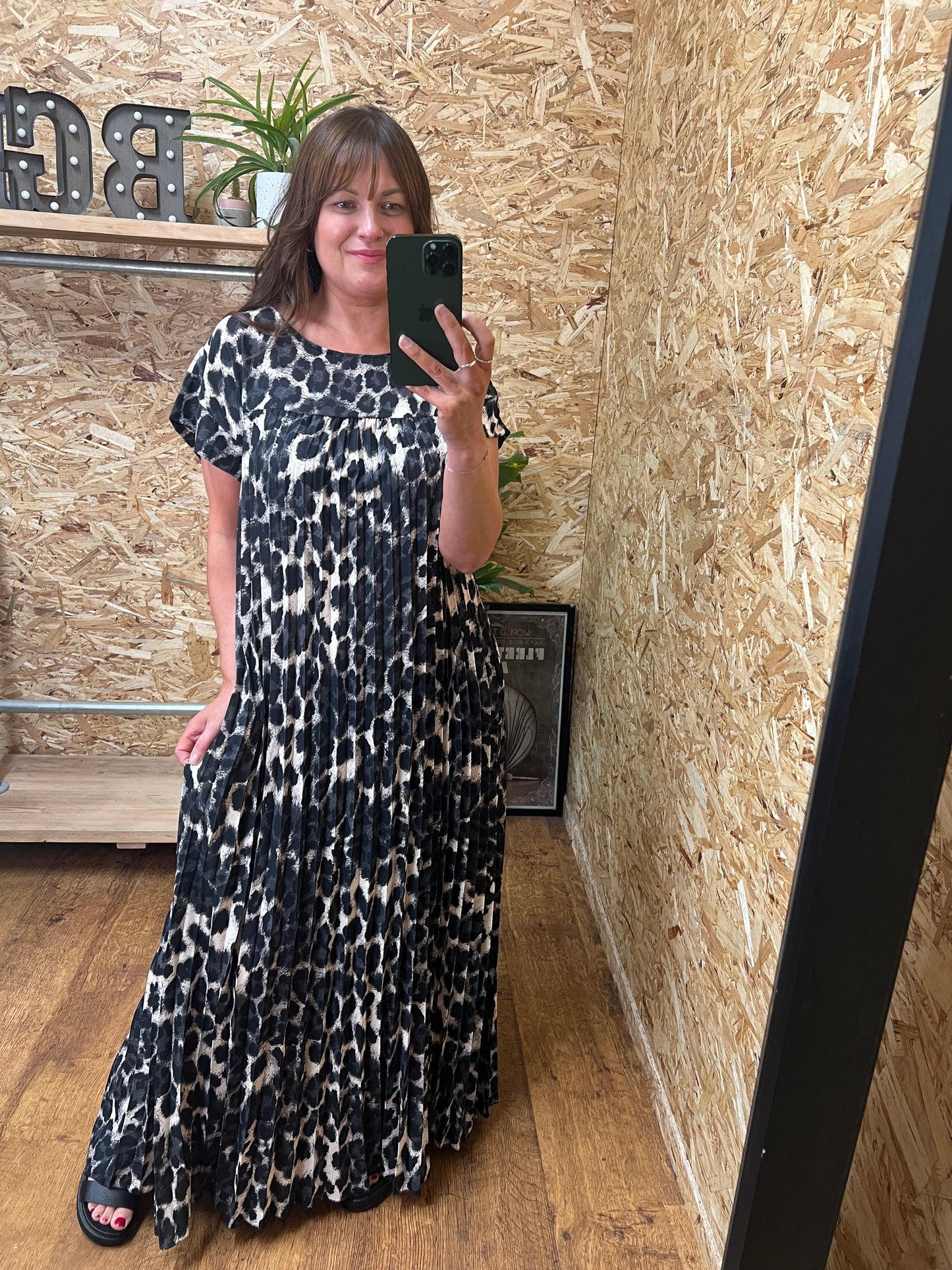 Amelia Pleated Maxi Leopard Print