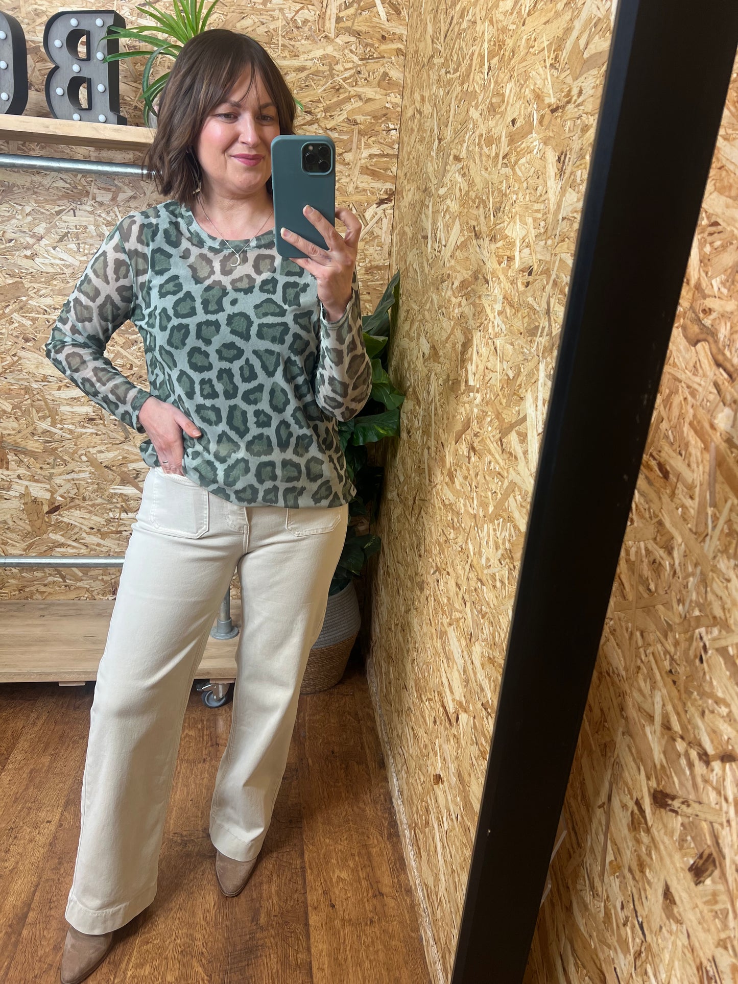 Pocket Front Jeans- Beige