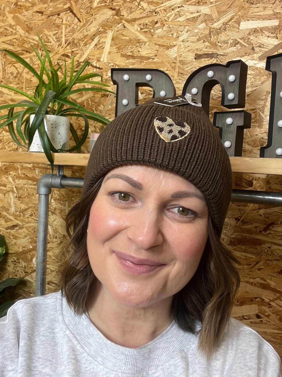 Embroidered Heart Ribbed Hat