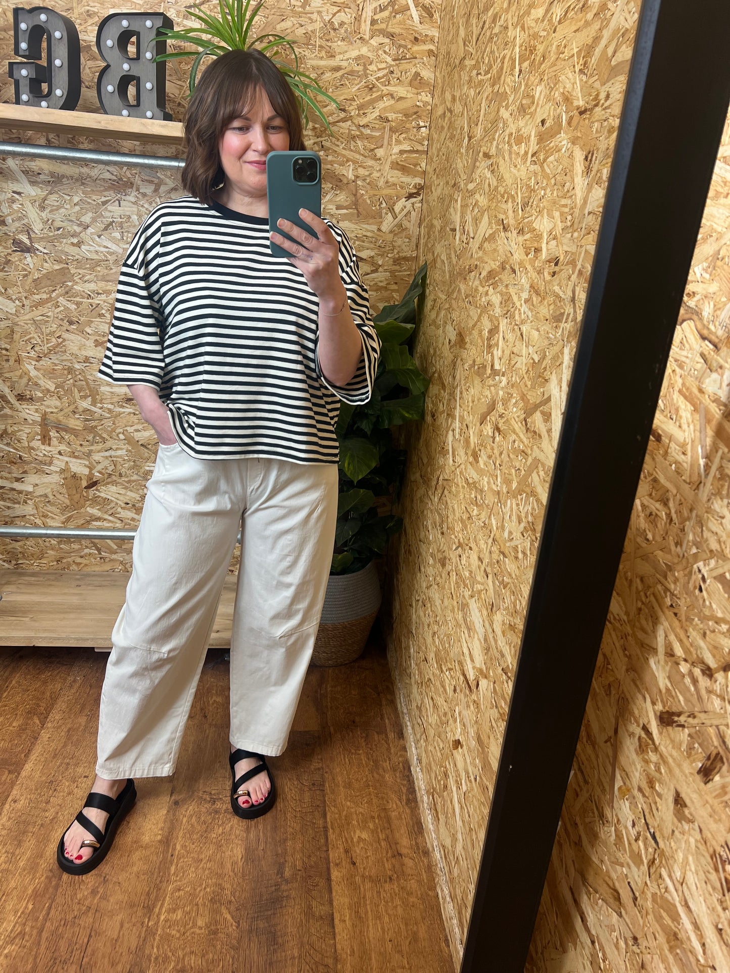 Barrel Leg Magic Trouser