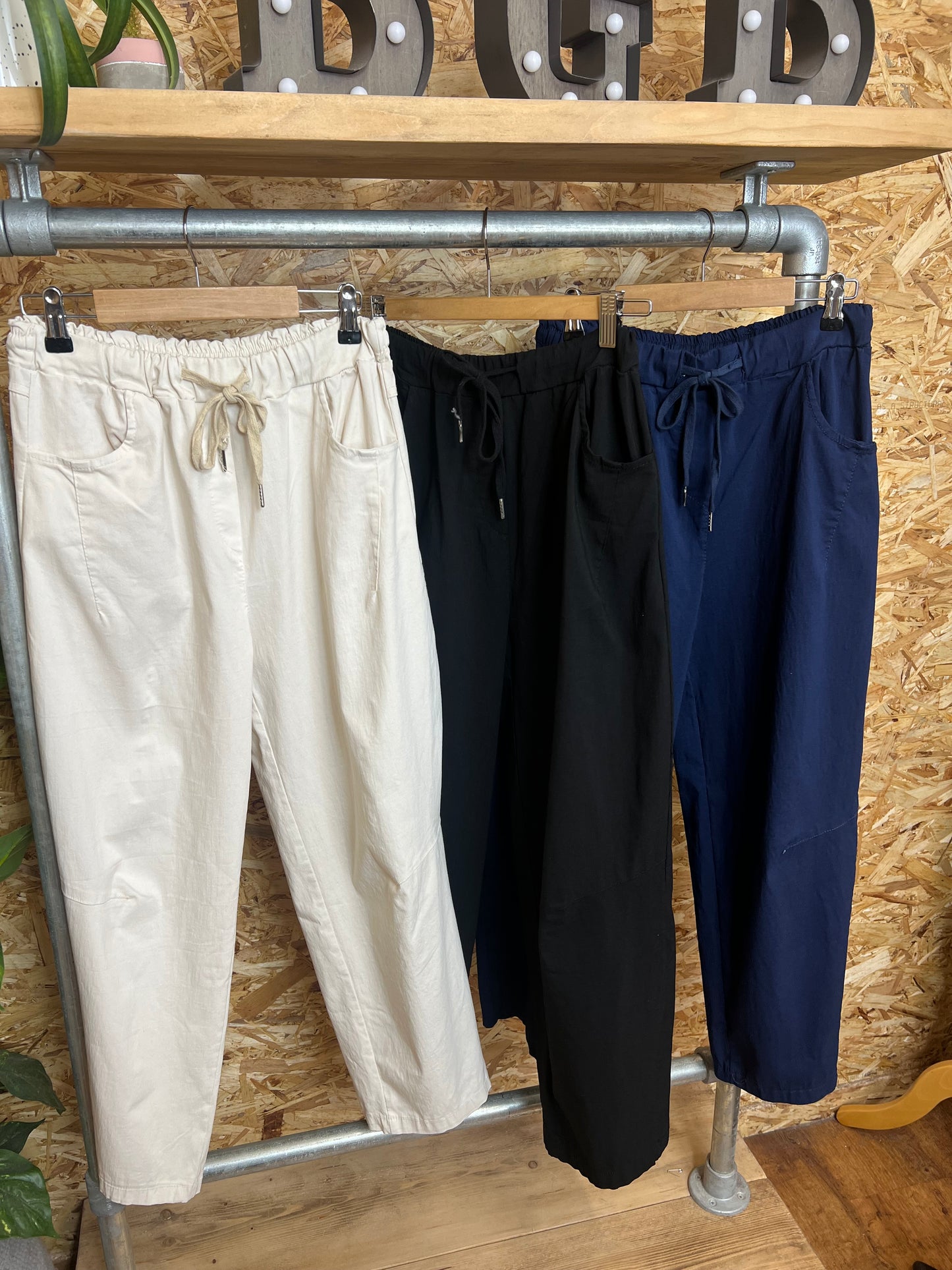 Barrel Leg Magic Trouser