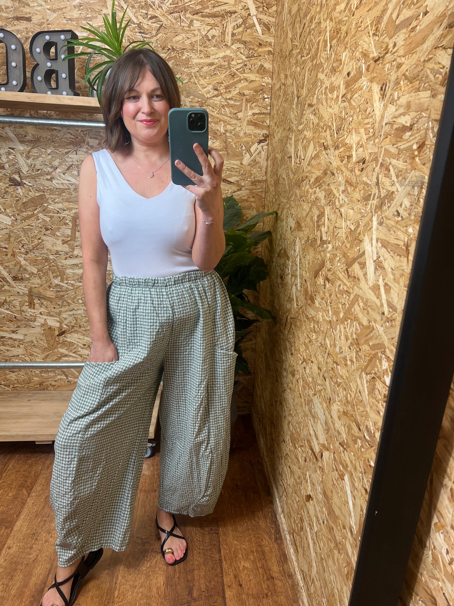Gingham Barrel Trousers