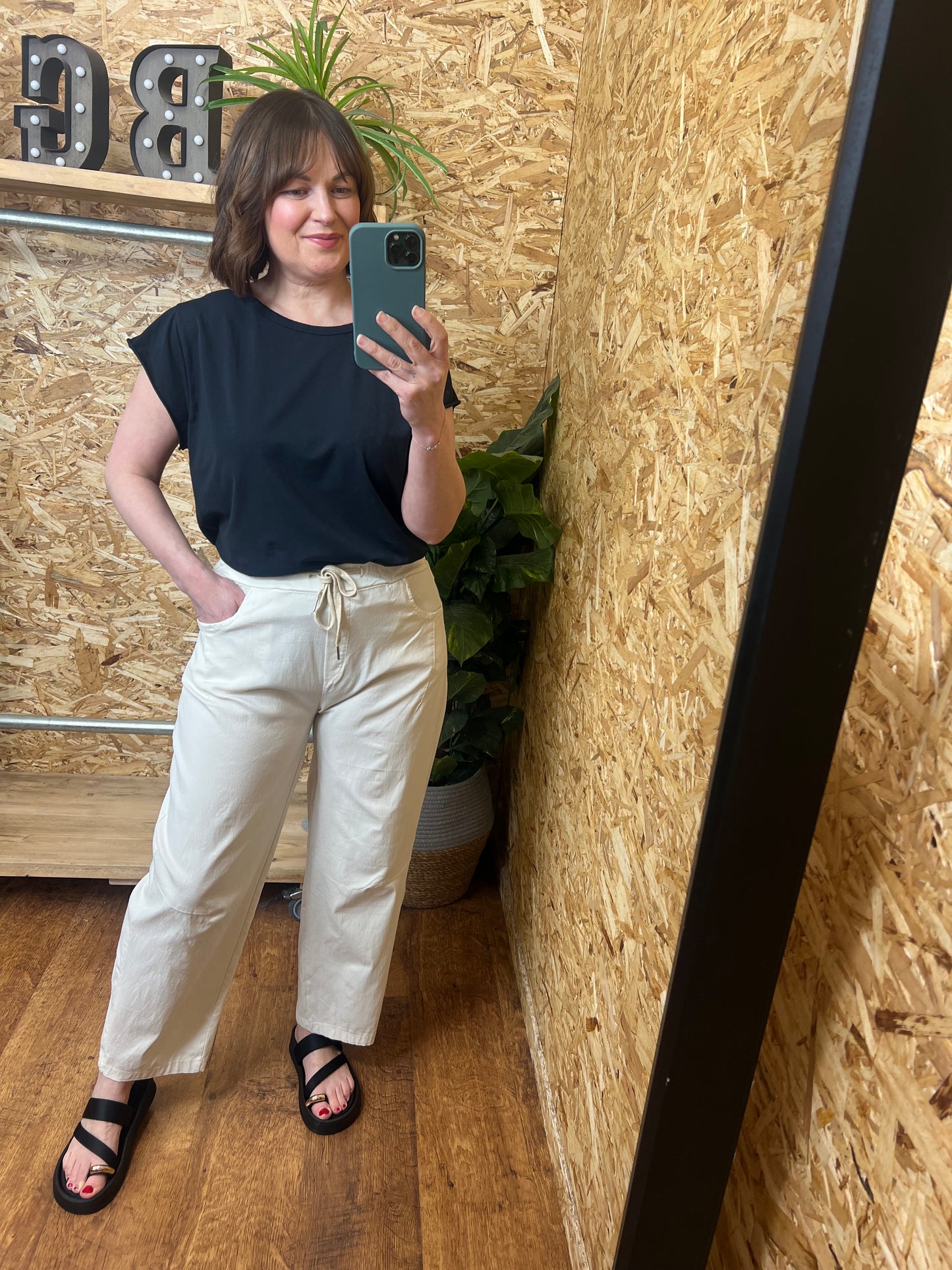 Barrel Leg Magic Trouser