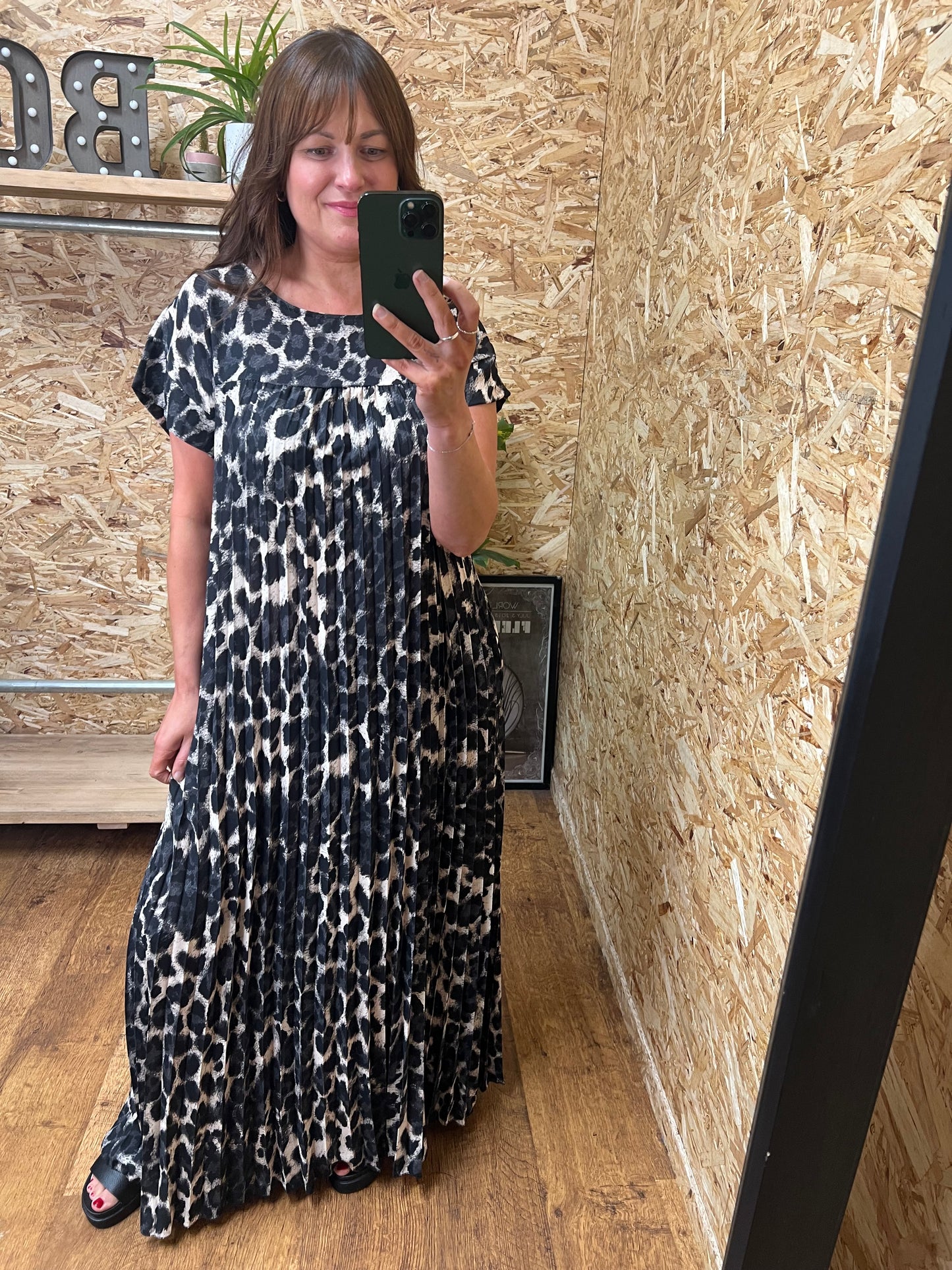 Amelia Pleated Maxi Leopard Print