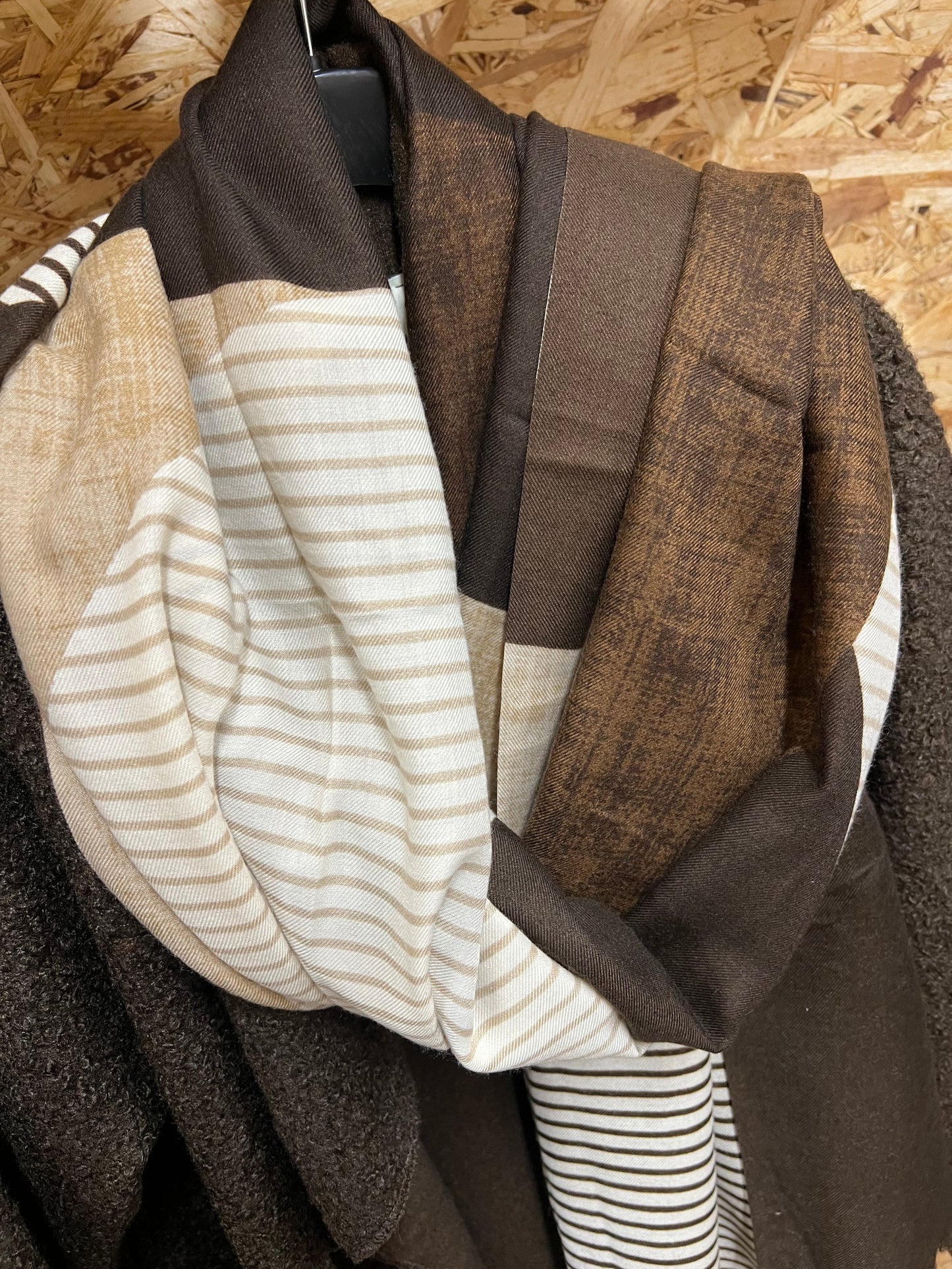 Abstract Stripe Scarf