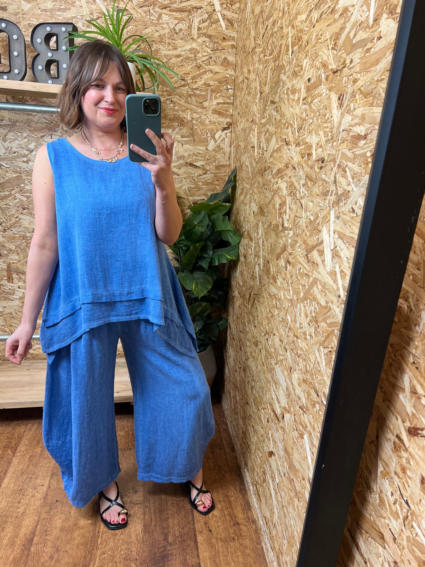 Nola Dip Hem Top