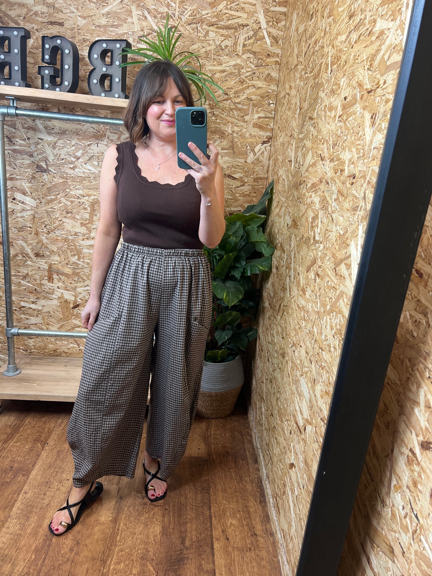 Gingham Barrel Trousers