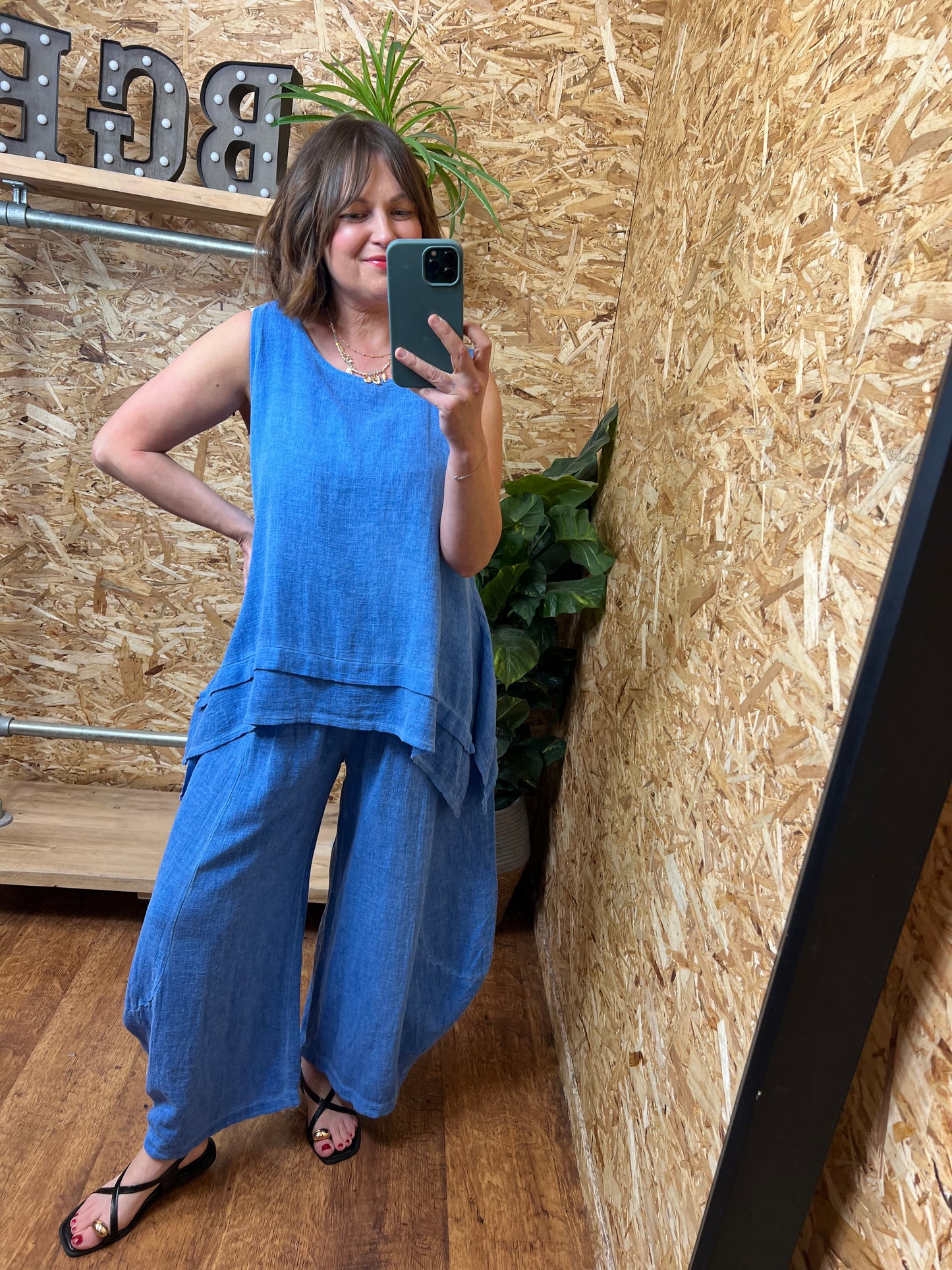 Nola Dip Hem Top