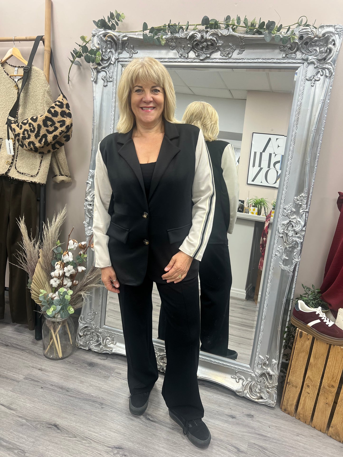 Casual Stripe Sleeve Blazer